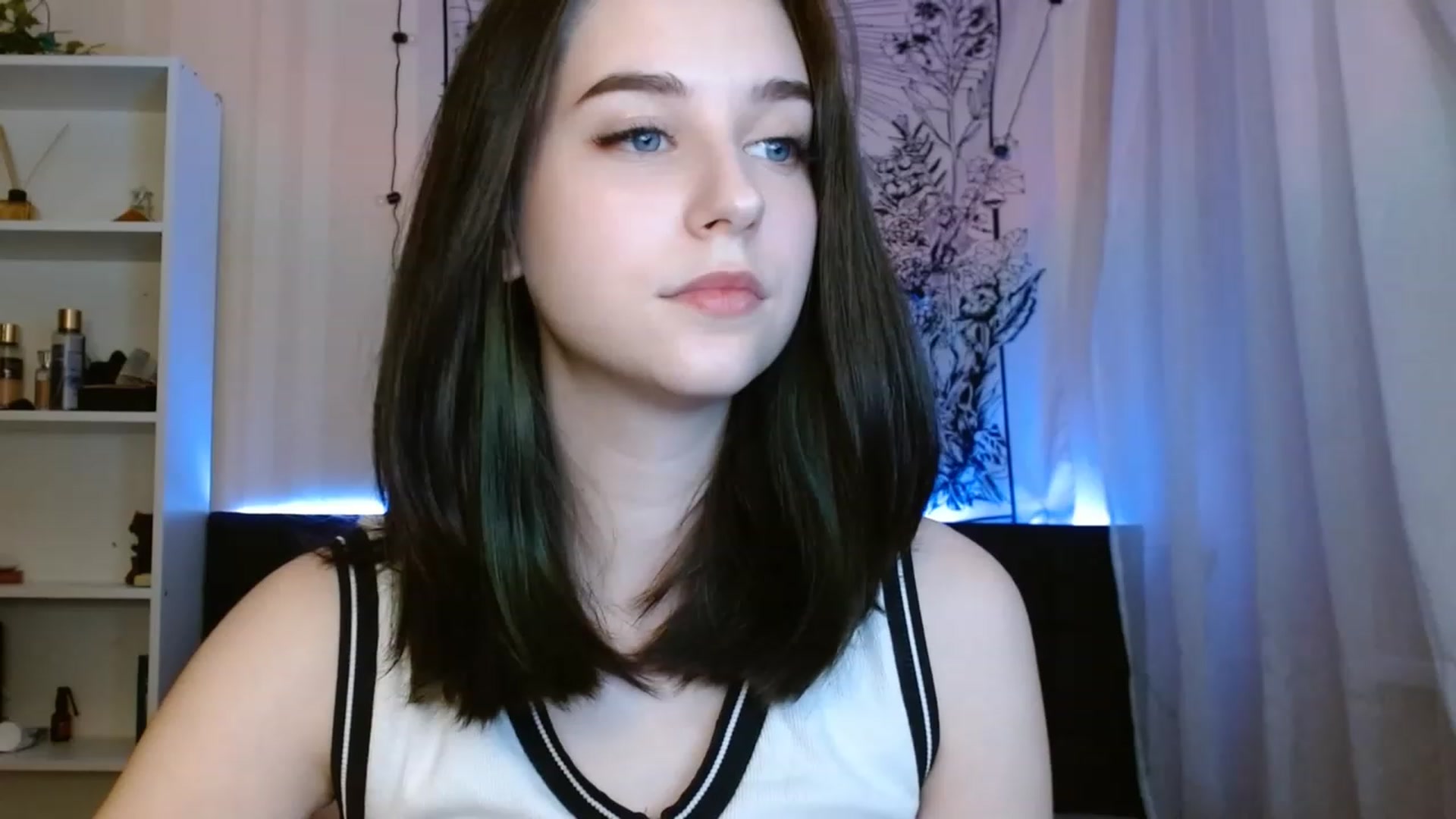 Gallery image thumbnail from ElsieF_'s myfreecams stream on, 05/15/2023, 18:05 image 3 of 20