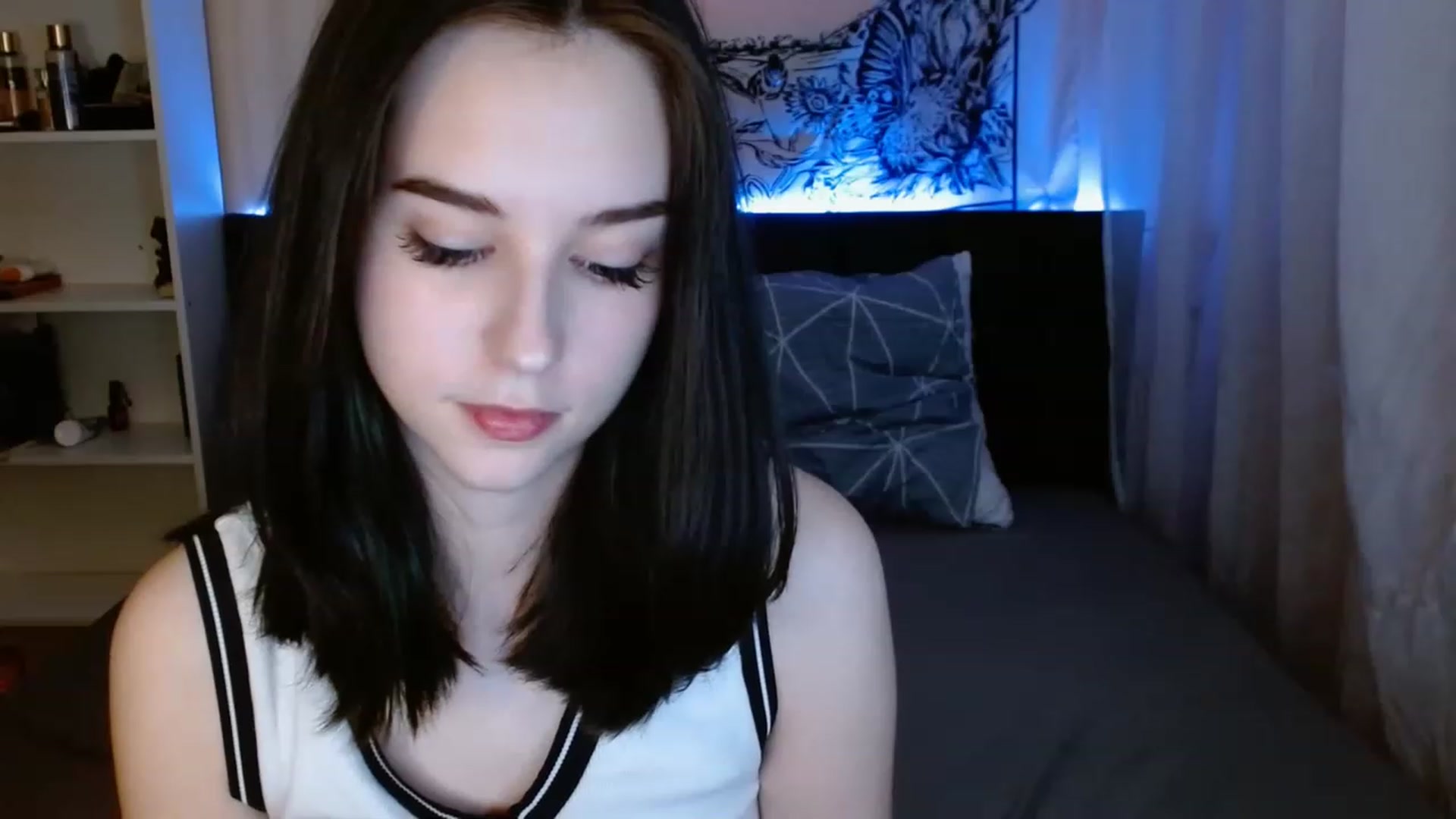 Gallery image thumbnail from ElsieF_'s myfreecams stream on, 05/15/2023, 18:05 image 5 of 20