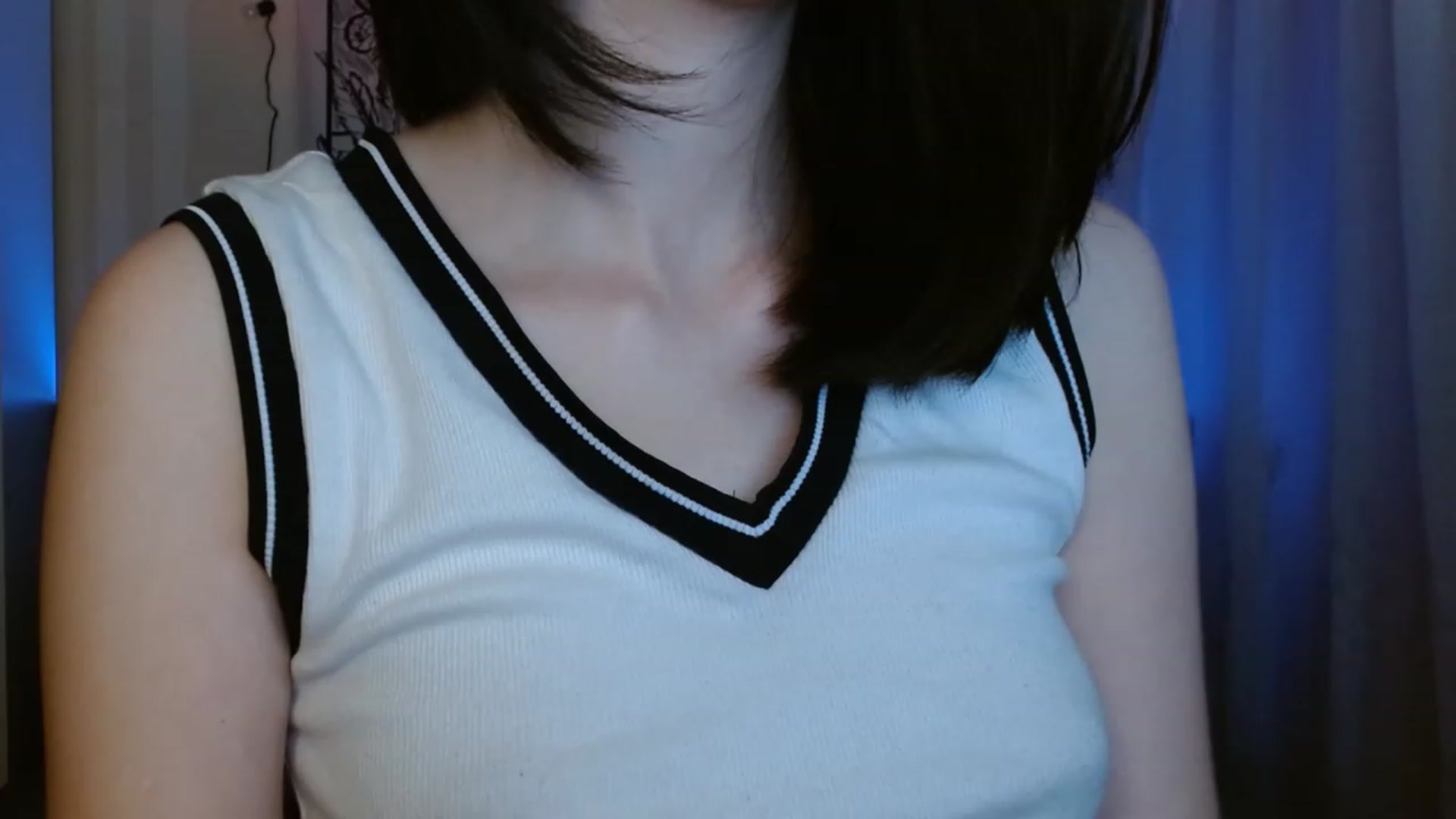 Gallery image thumbnail from ElsieF_'s myfreecams stream on, 05/15/2023, 18:05 image 1 of 20