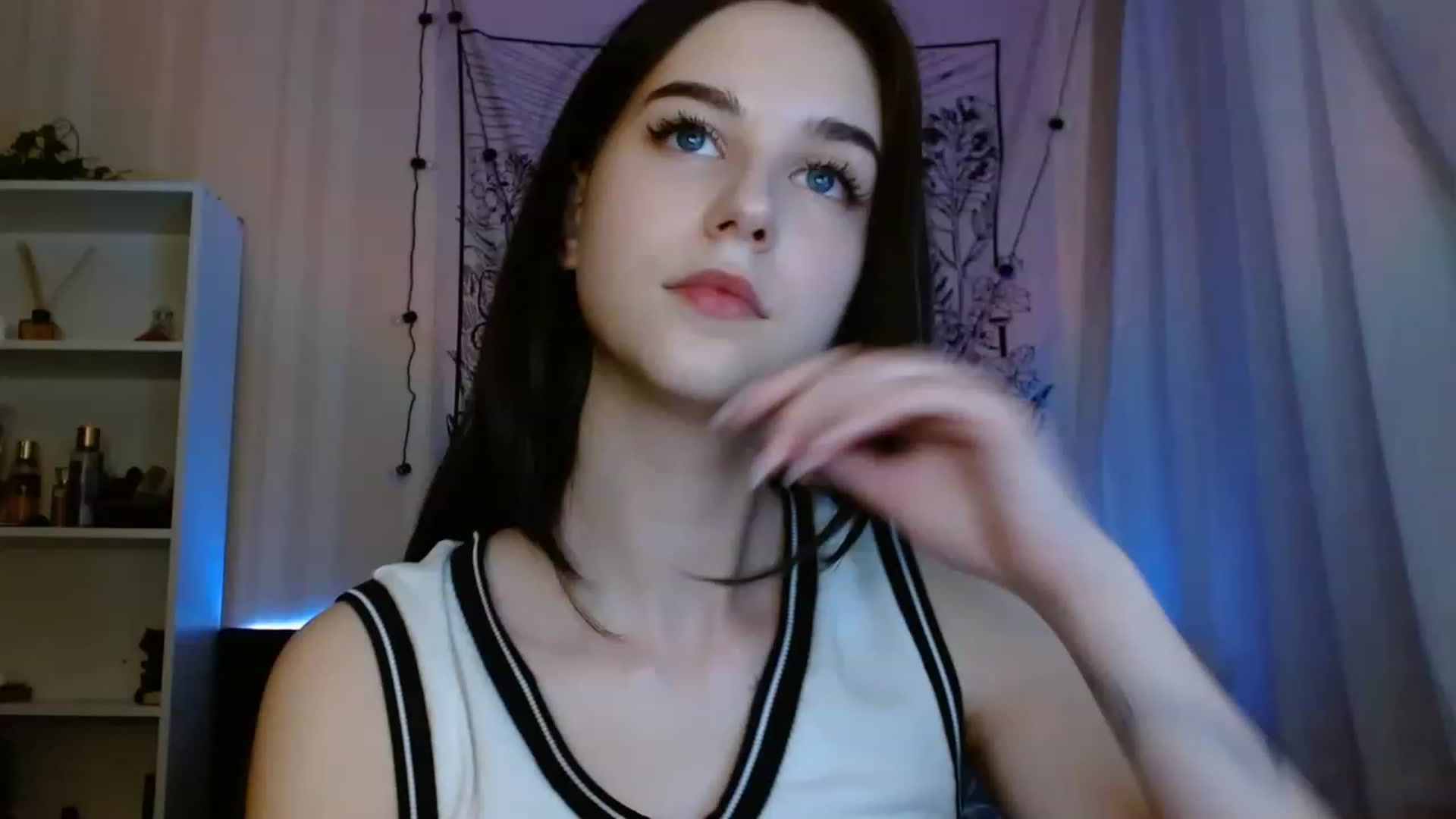 Gallery image thumbnail from ElsieF_'s myfreecams stream on, 05/15/2023, 18:05 image 20 of 20