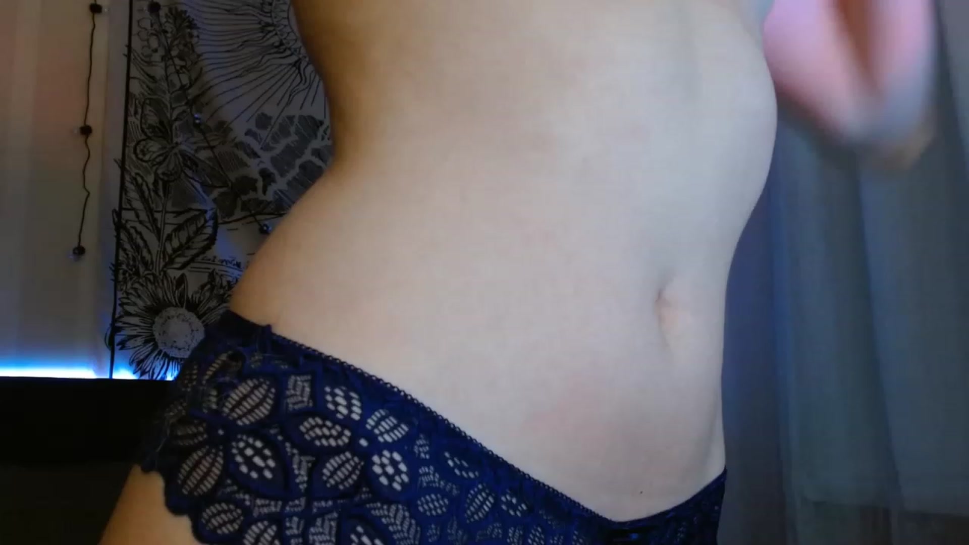 Gallery image thumbnail from ElsieF_'s myfreecams stream on, 05/18/2023, 17:07 image 9 of 20