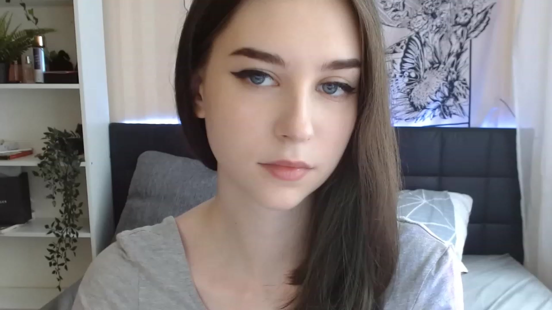 Gallery image thumbnail from ElsieF_'s myfreecams stream on, 05/20/2023, 08:54 image 10 of 20