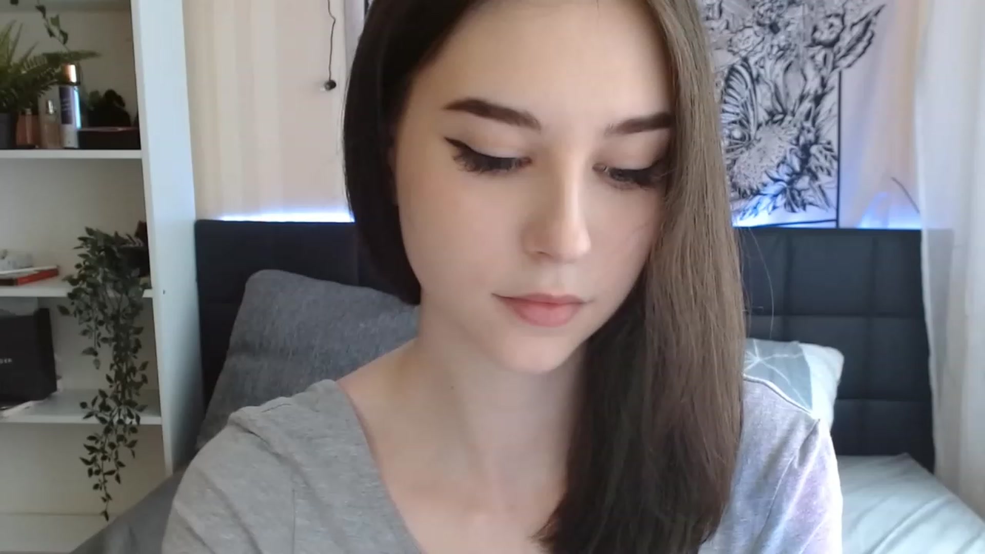 Gallery image thumbnail from ElsieF_'s myfreecams stream on, 05/20/2023, 08:54 image 13 of 20