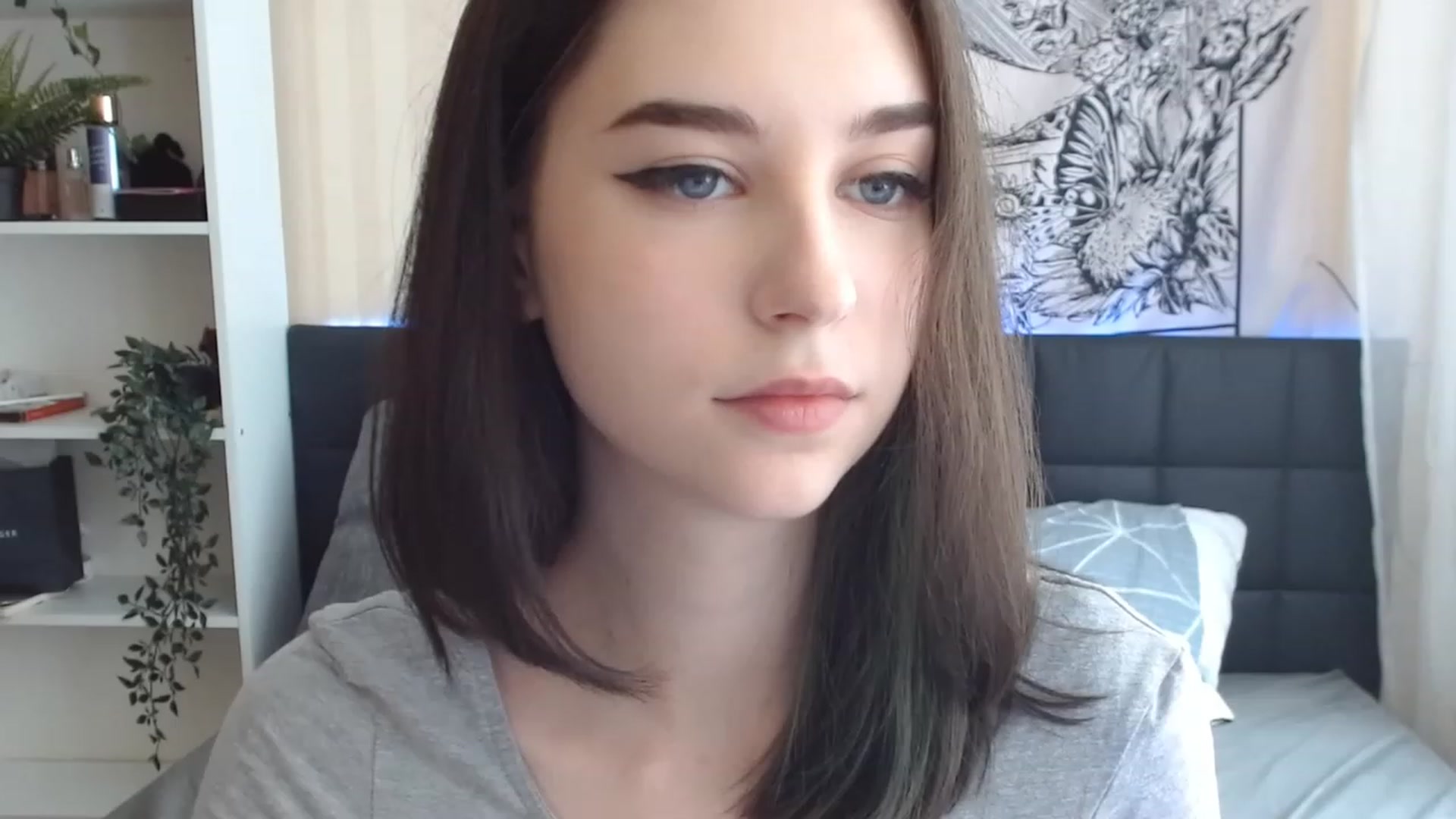 Gallery image thumbnail from ElsieF_'s myfreecams stream on, 05/20/2023, 08:54 image 7 of 20