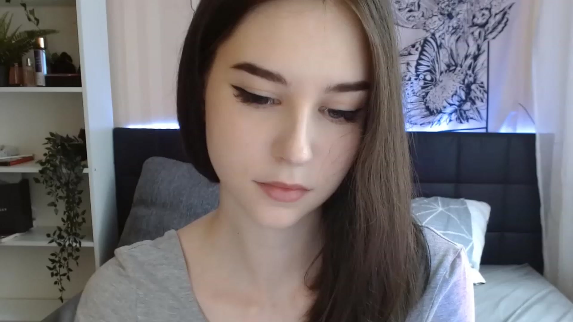Gallery image thumbnail from ElsieF_'s myfreecams stream on, 05/20/2023, 08:54 image 15 of 20