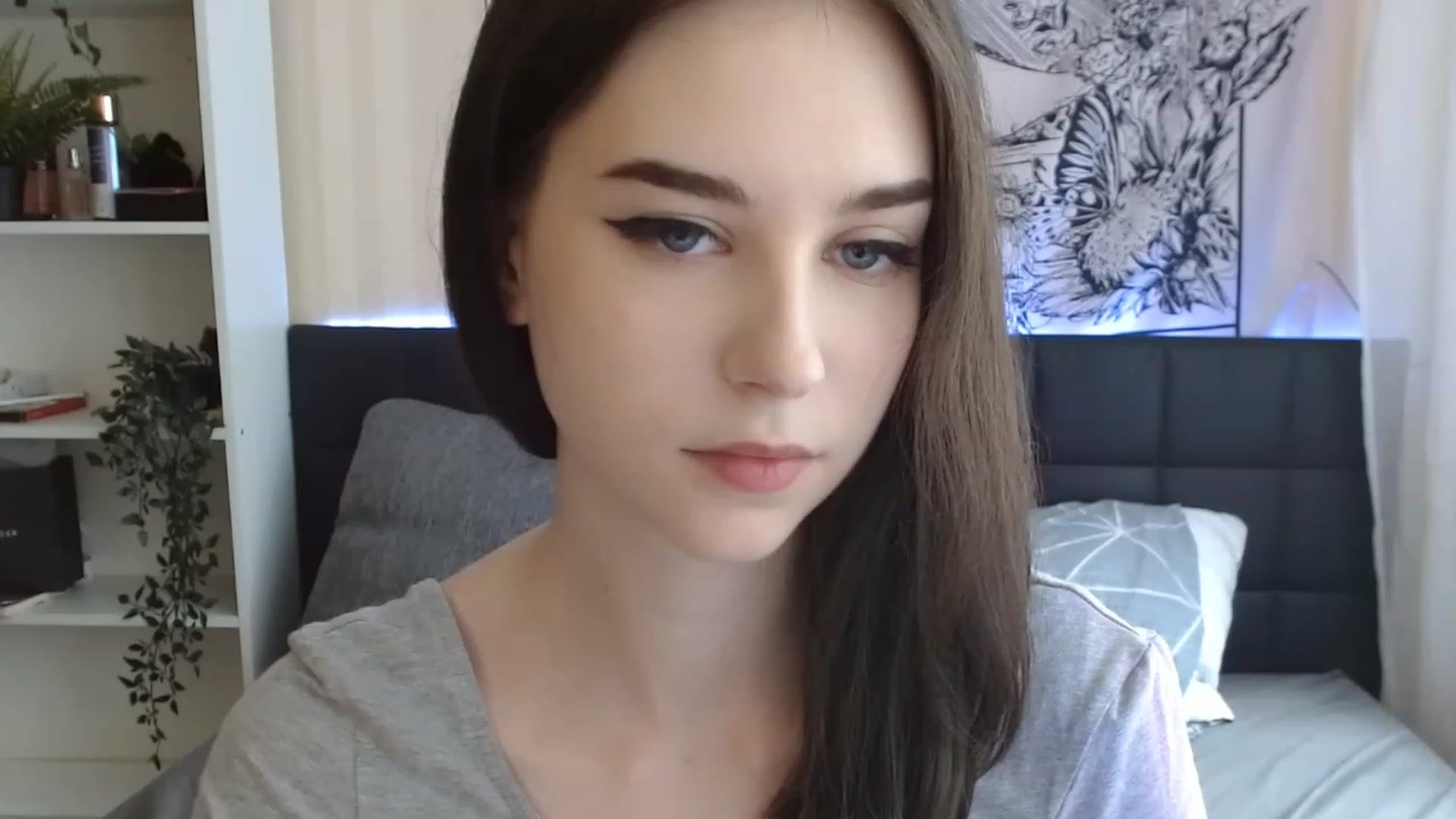 Gallery image thumbnail from ElsieF_'s myfreecams stream on, 05/20/2023, 08:54 image 11 of 20