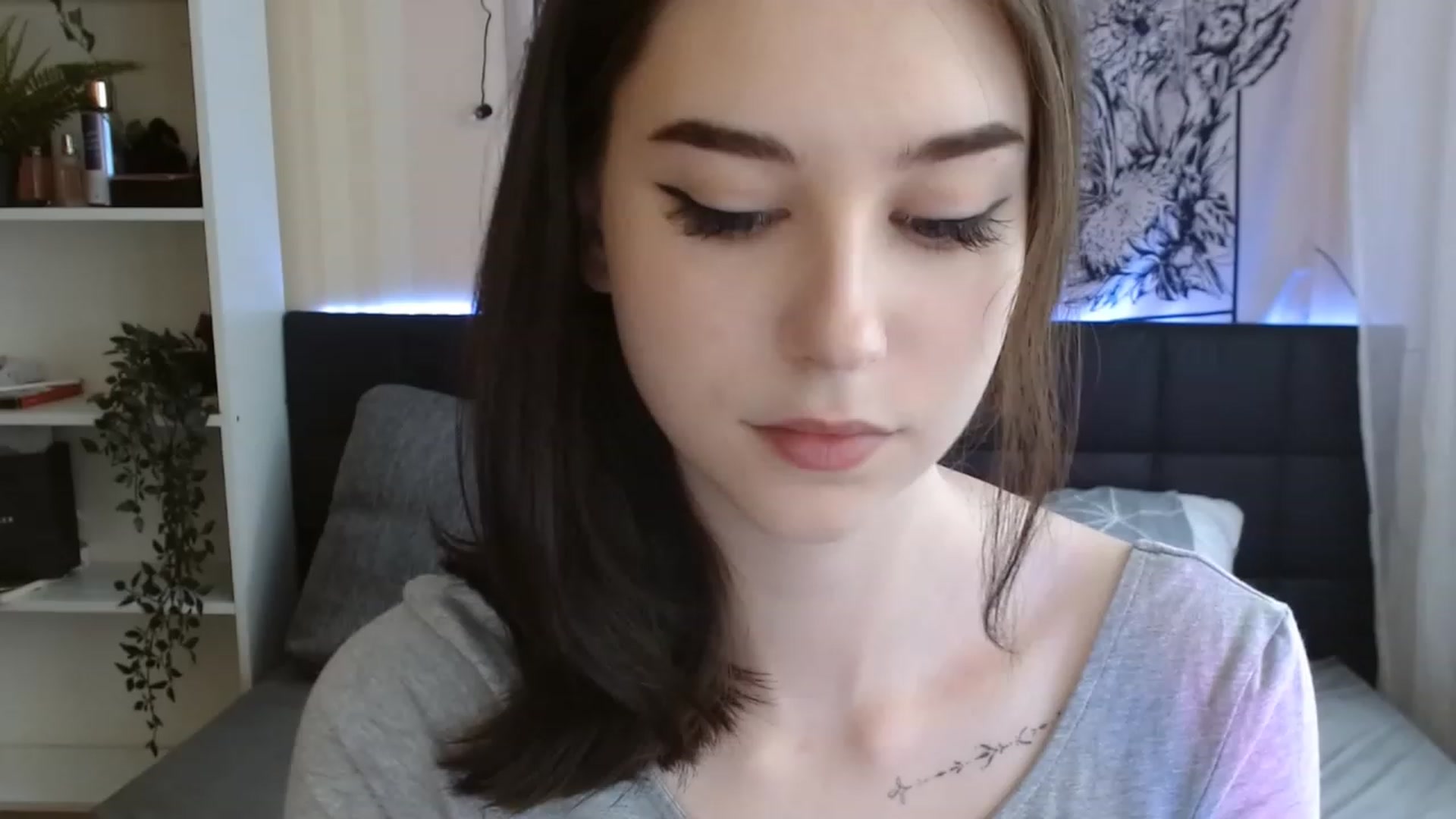 Gallery image thumbnail from ElsieF_'s myfreecams stream on, 05/20/2023, 08:54 image 3 of 20