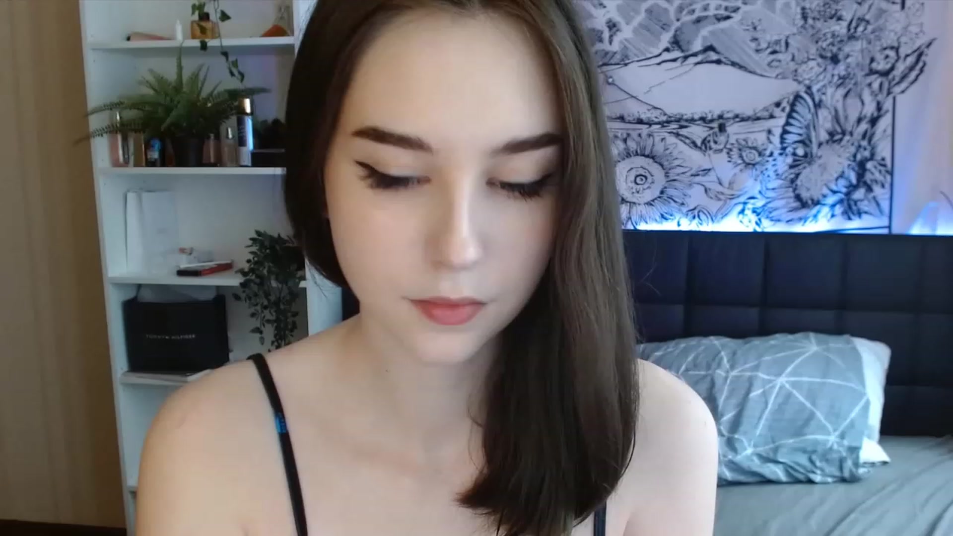 Gallery image thumbnail from ElsieF_'s myfreecams stream on, 05/20/2023, 10:37 image 2 of 20