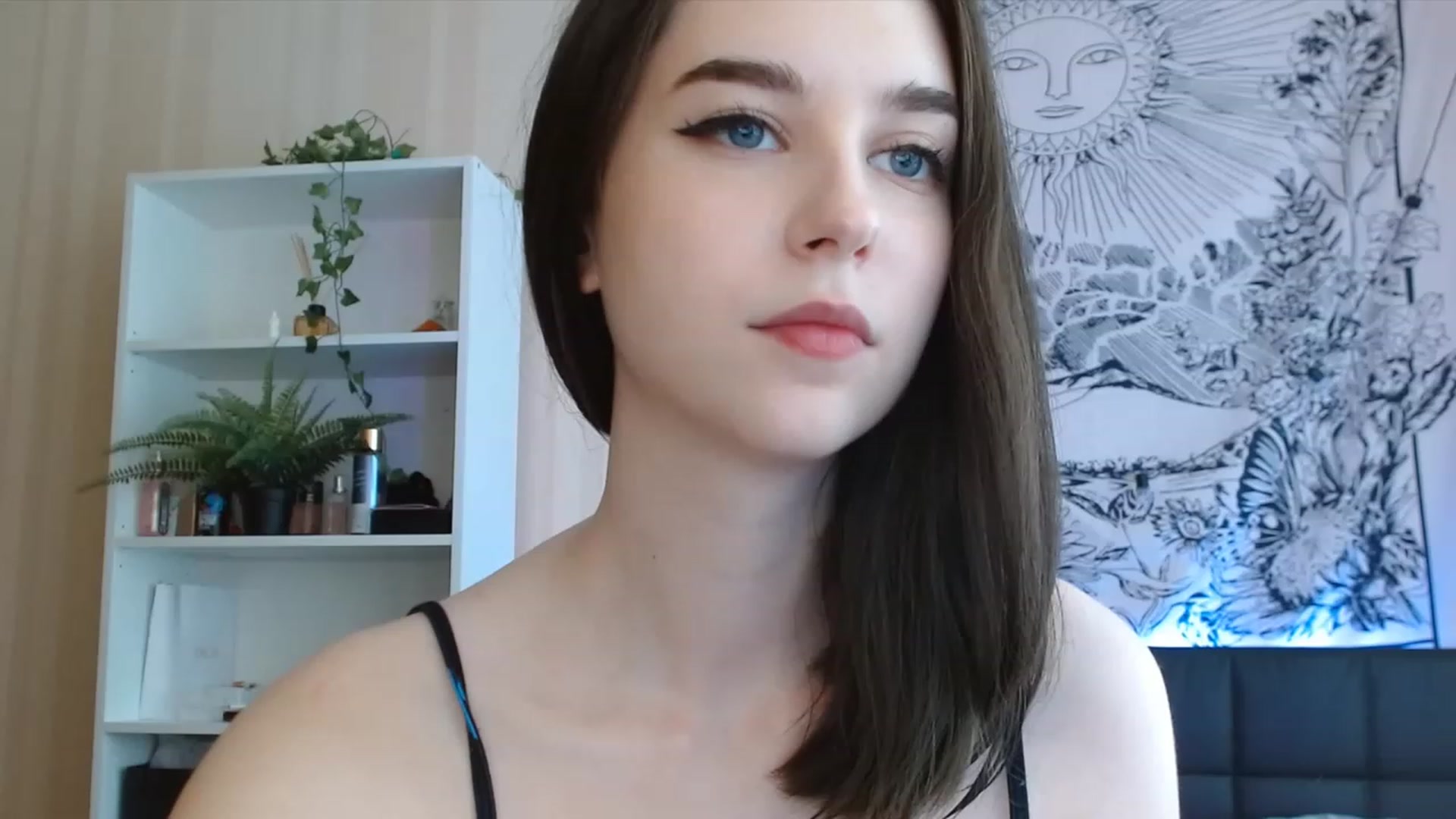 Gallery image thumbnail from ElsieF_'s myfreecams stream on, 05/20/2023, 10:37 image 1 of 20