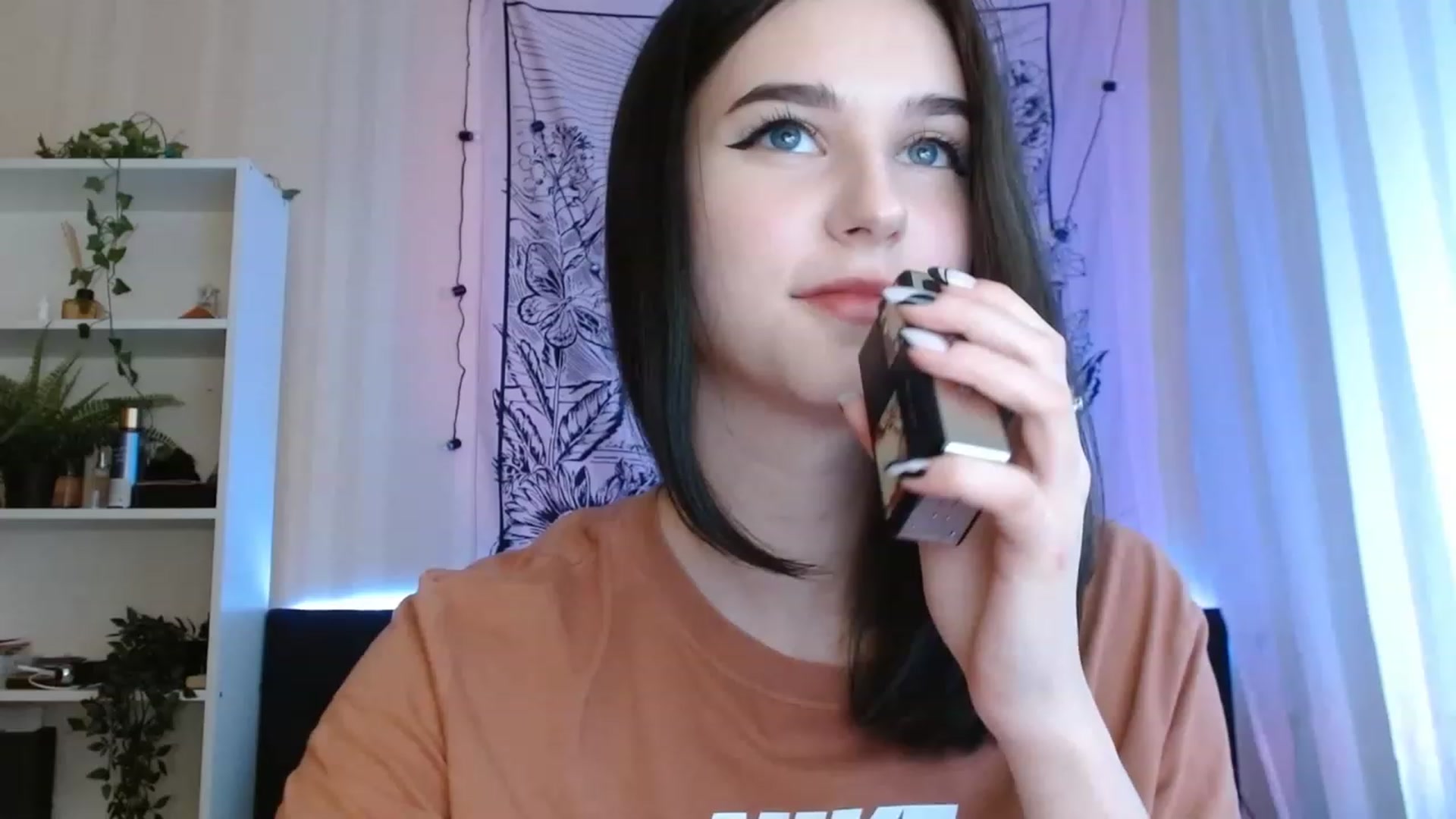 Gallery image thumbnail from ElsieF_'s myfreecams stream on, 05/22/2023, 16:17 image 2 of 20