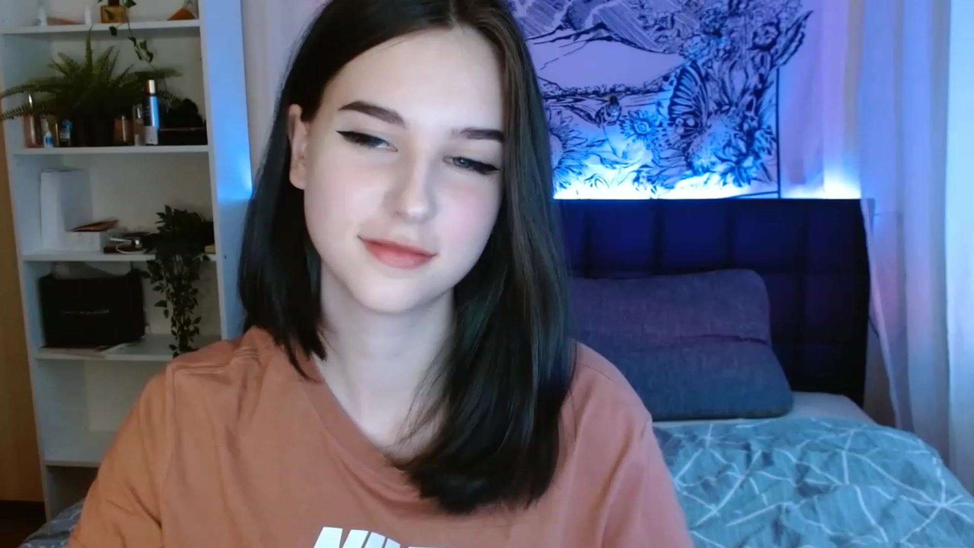 Gallery image thumbnail from ElsieF_'s myfreecams stream on, 05/22/2023, 16:17 image 14 of 20