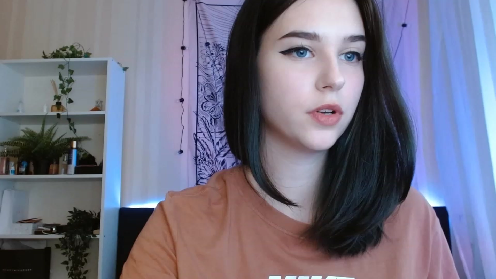 Gallery image thumbnail from ElsieF_'s myfreecams stream on, 05/22/2023, 16:17 image 3 of 20