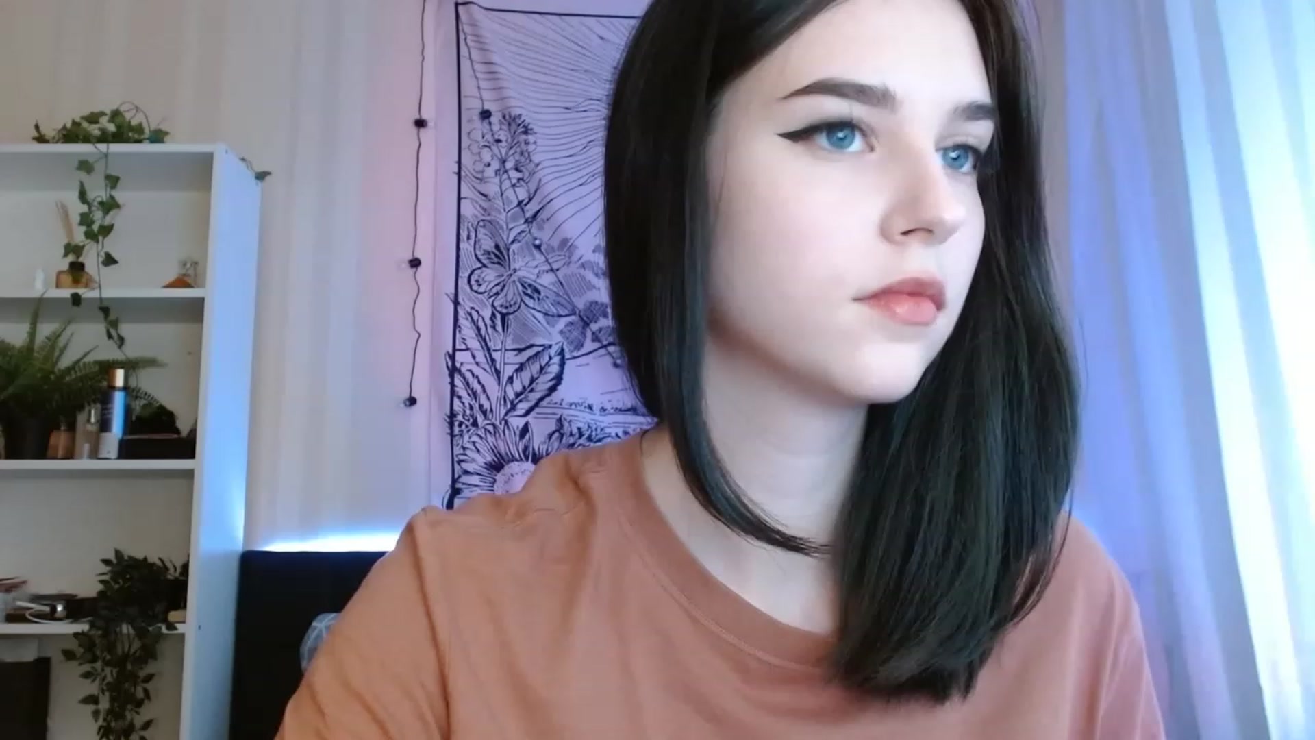 Gallery image thumbnail from ElsieF_'s myfreecams stream on, 05/22/2023, 16:17 image 1 of 20