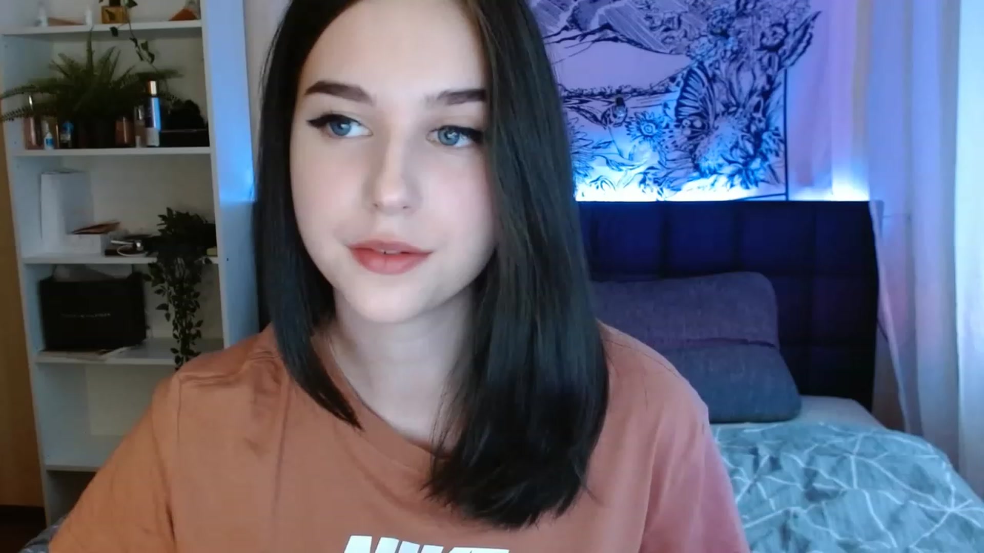 Gallery image thumbnail from ElsieF_'s myfreecams stream on, 05/22/2023, 16:17 image 4 of 20