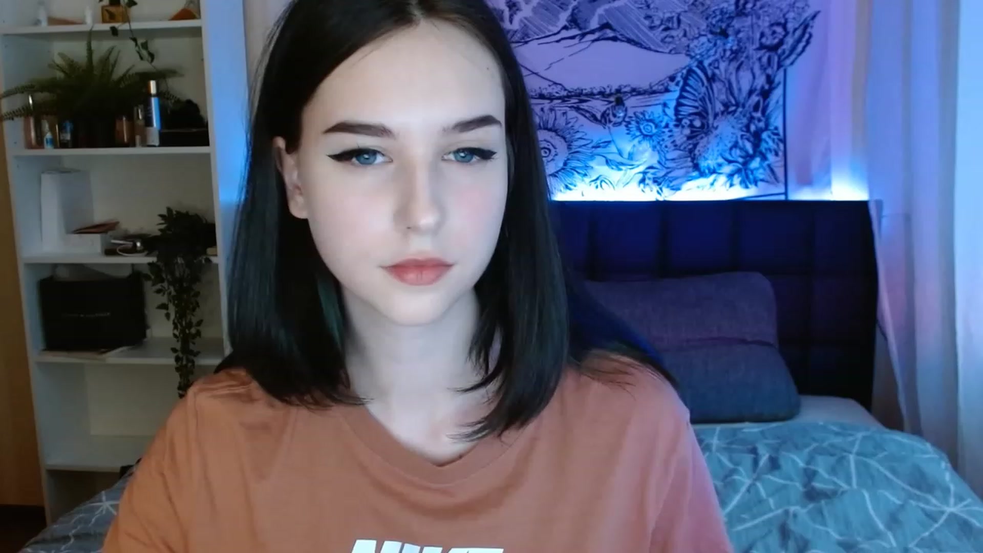 Gallery image thumbnail from ElsieF_'s myfreecams stream on, 05/22/2023, 16:17 image 18 of 20