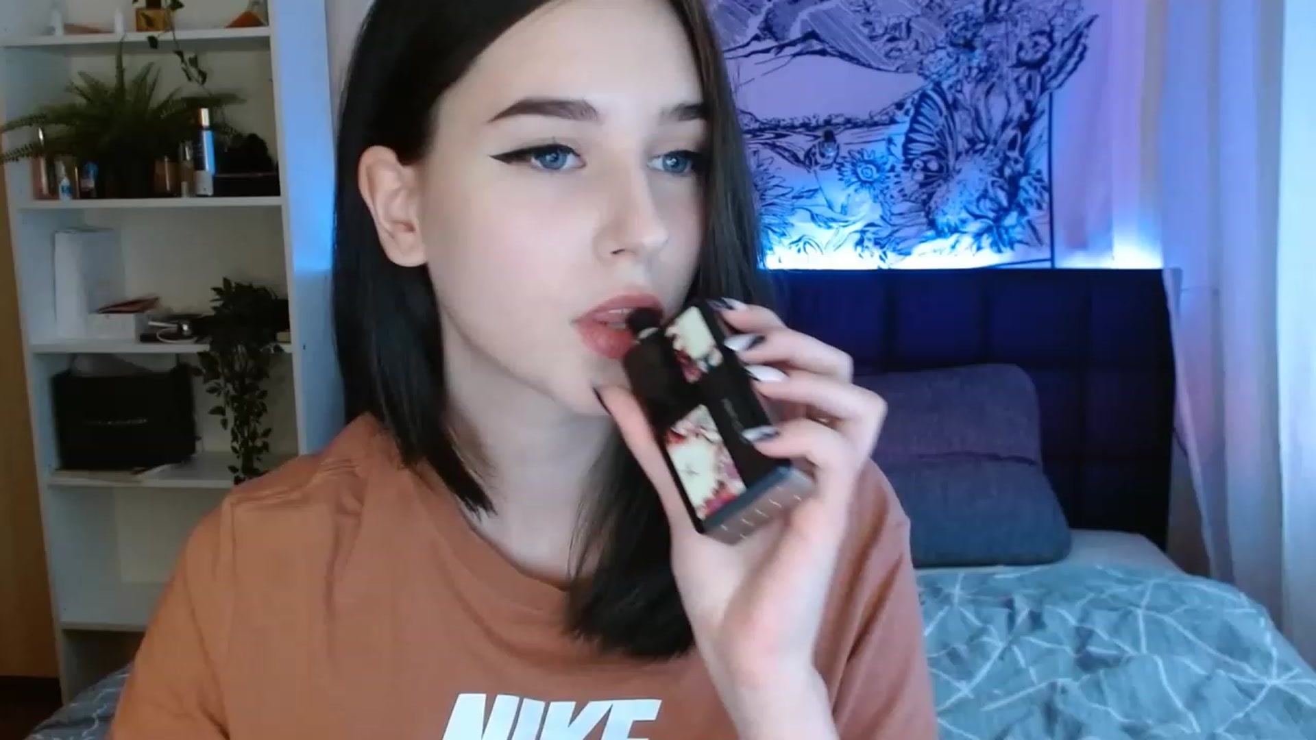 Gallery image thumbnail from ElsieF_'s myfreecams stream on, 05/22/2023, 16:17 image 6 of 20