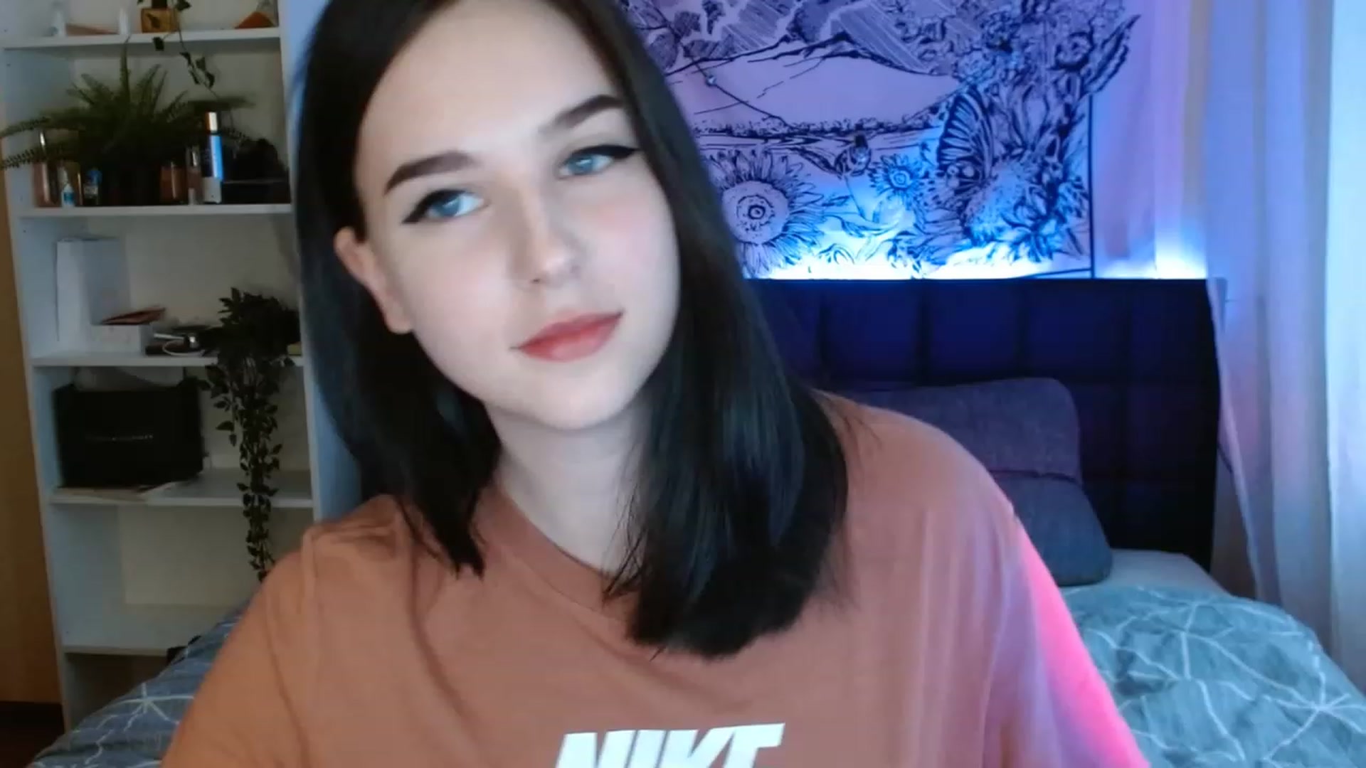 Gallery image thumbnail from ElsieF_'s myfreecams stream on, 05/22/2023, 16:17 image 7 of 20