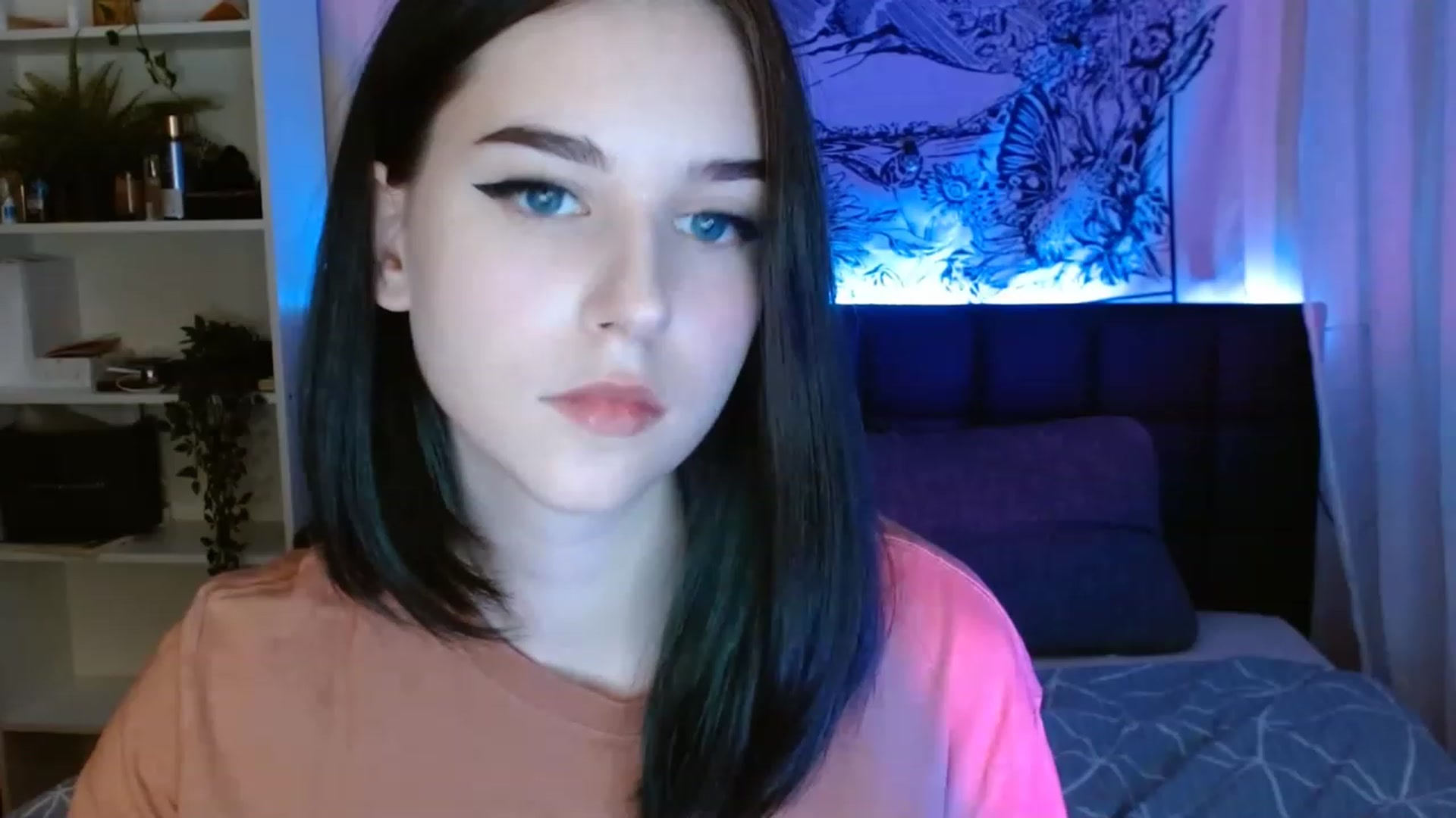 Gallery image thumbnail from ElsieF_'s myfreecams stream on, 05/22/2023, 17:07 image 16 of 20
