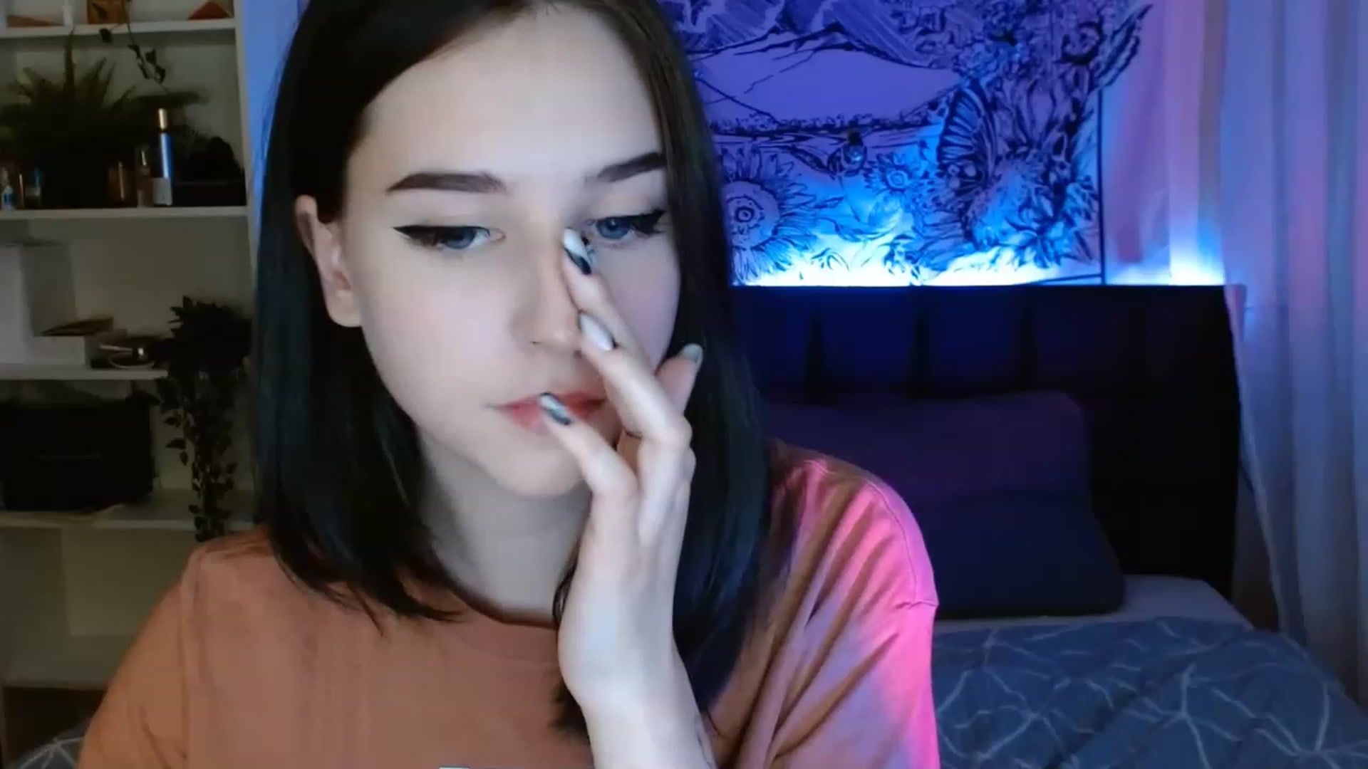 Gallery image thumbnail from ElsieF_'s myfreecams stream on, 05/22/2023, 17:07 image 17 of 20