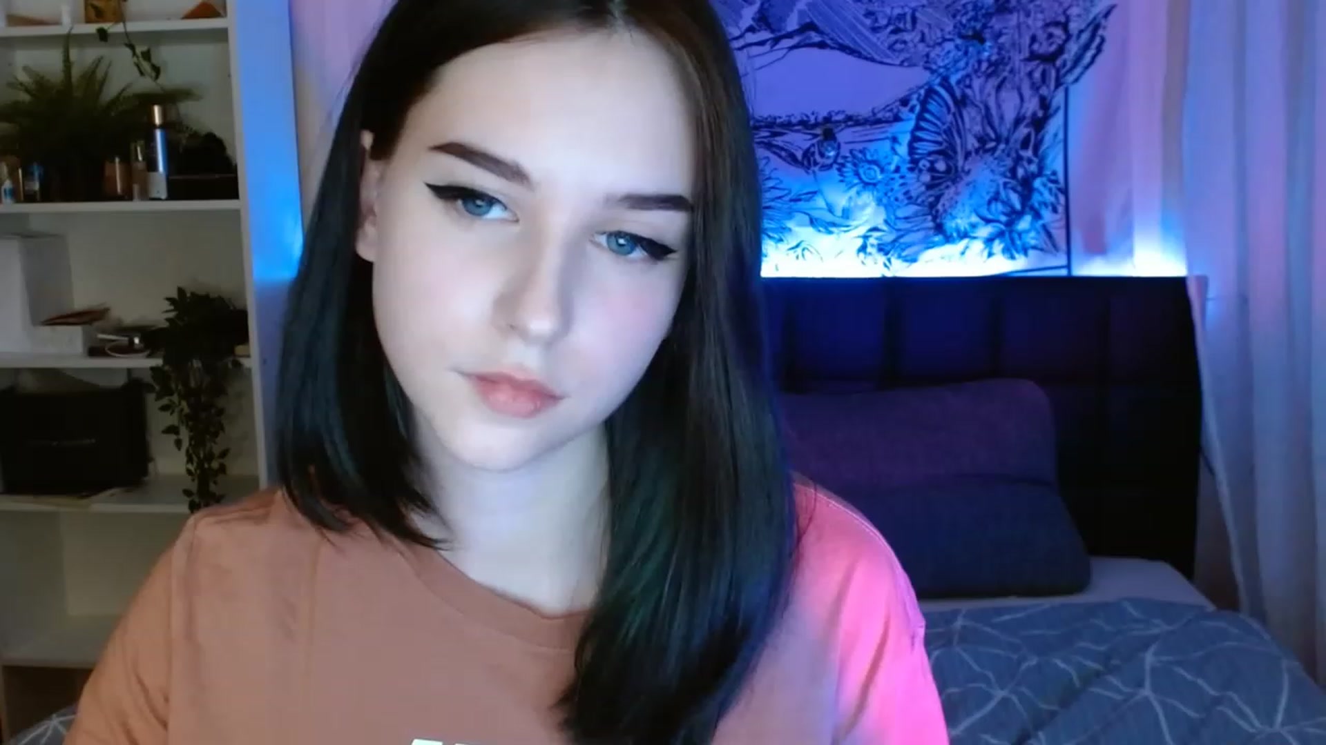 Gallery image thumbnail from ElsieF_'s myfreecams stream on, 05/22/2023, 17:07 image 18 of 20