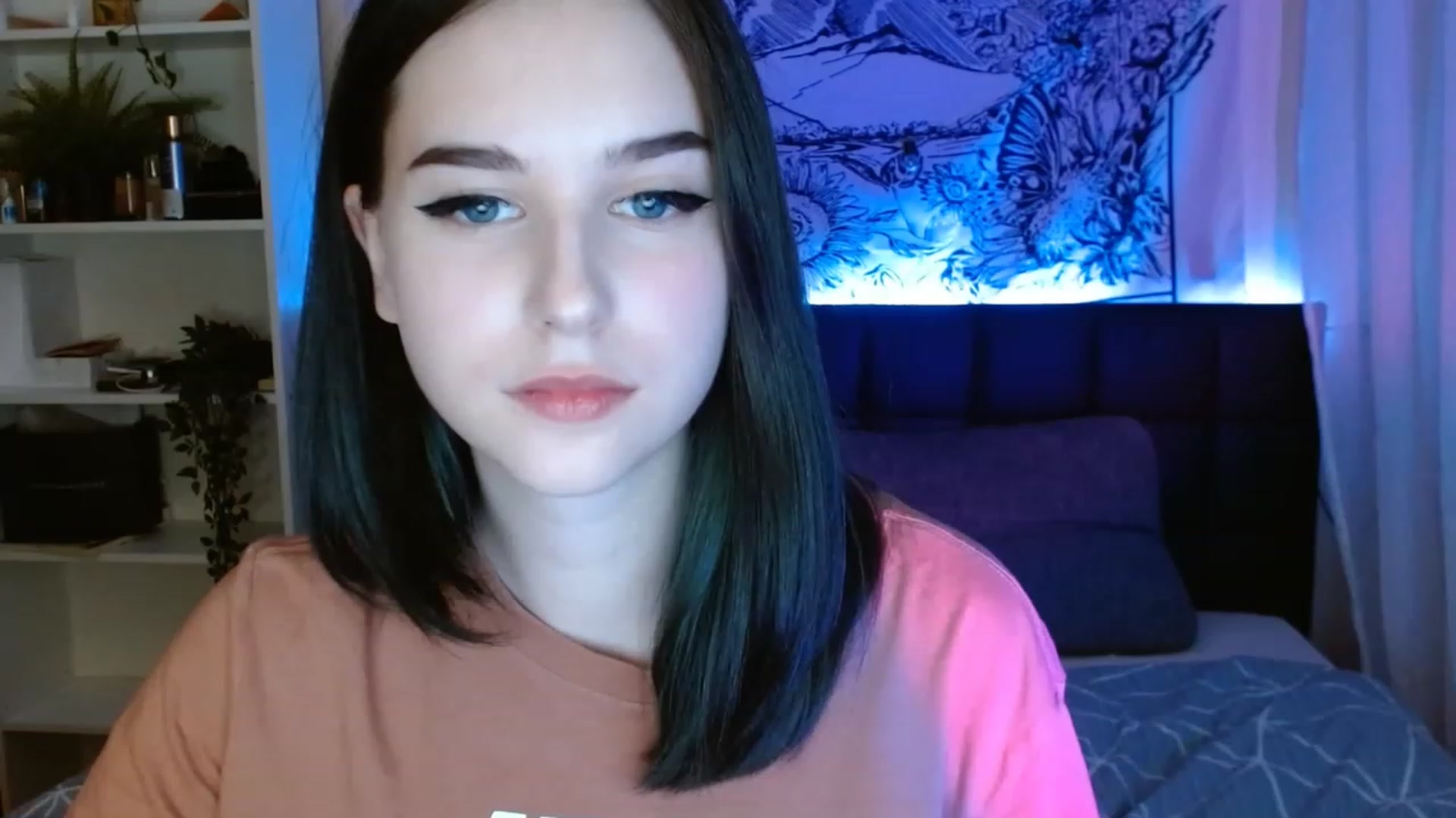 Gallery image thumbnail from ElsieF_'s myfreecams stream on, 05/22/2023, 17:07 image 14 of 20