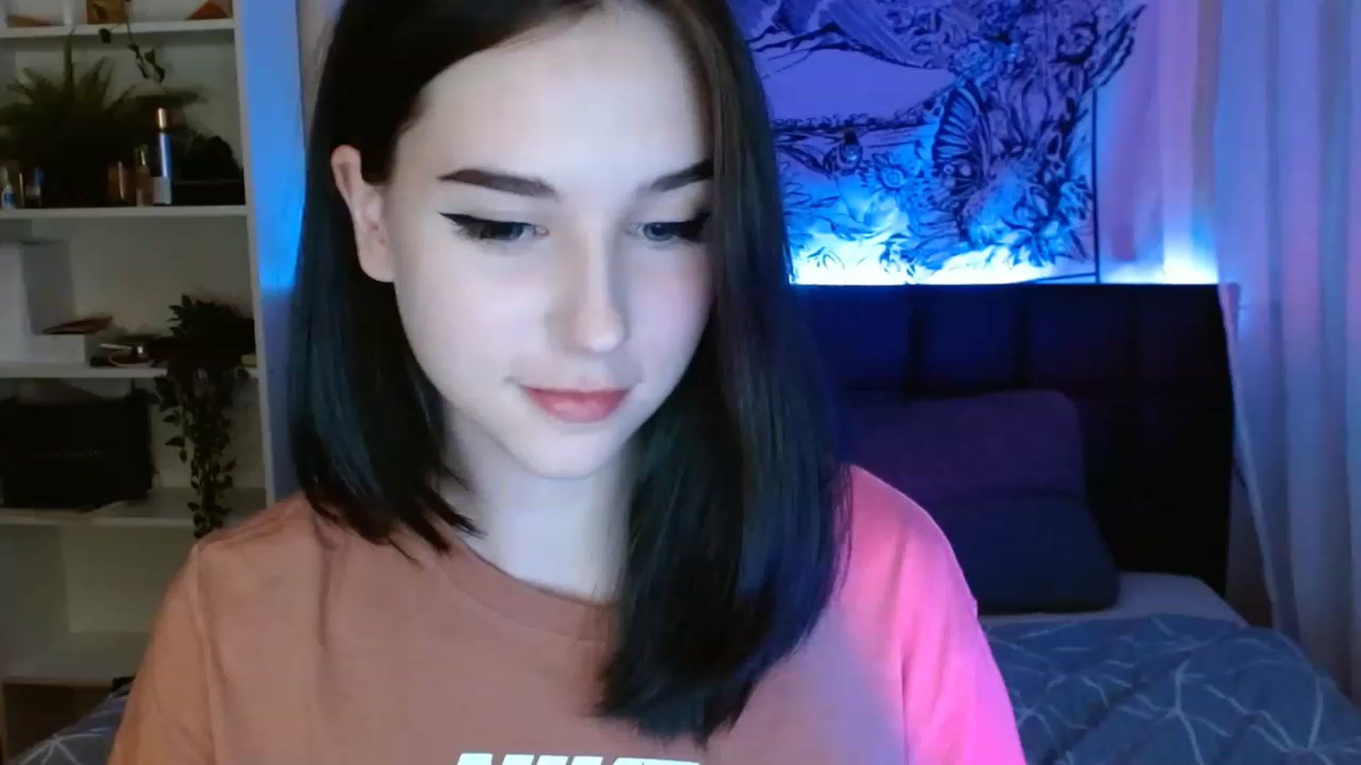 Gallery image thumbnail from ElsieF_'s myfreecams stream on, 05/22/2023, 17:07 image 12 of 20