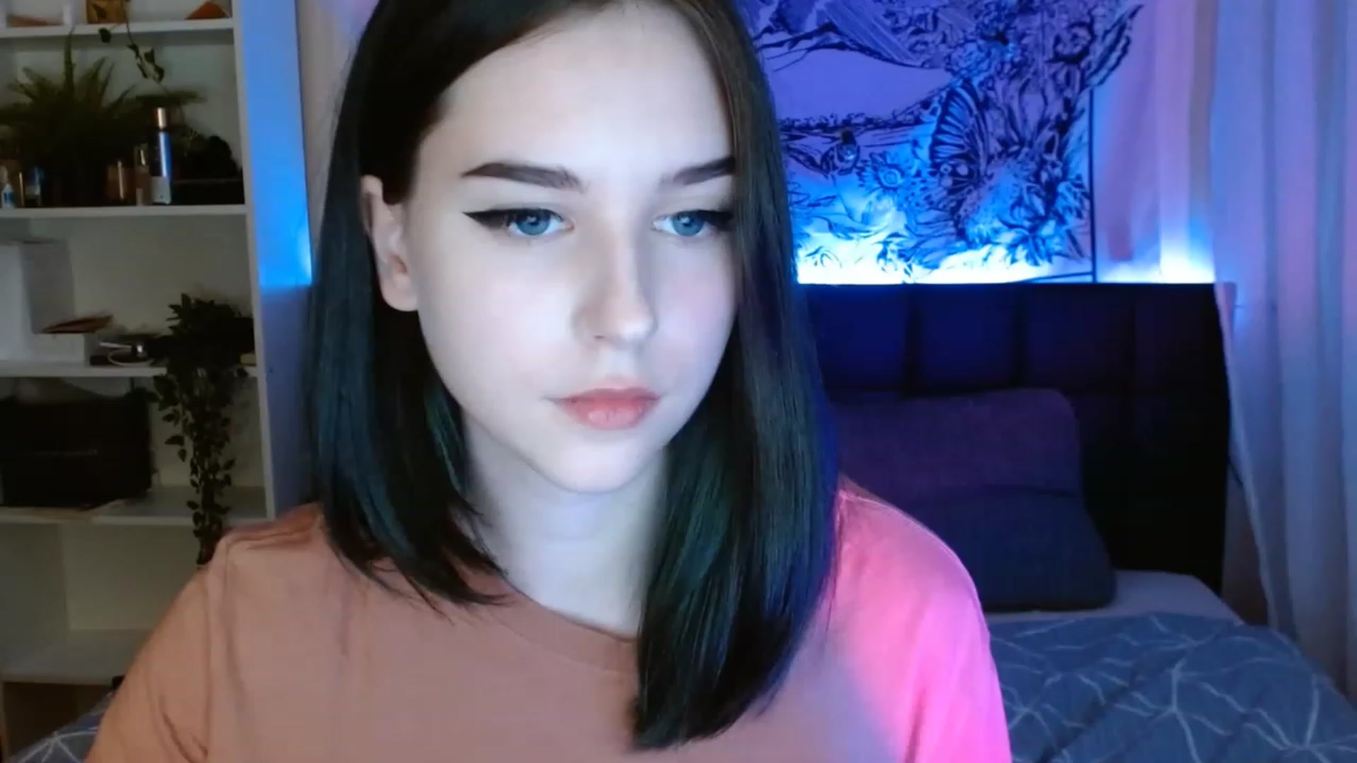 Gallery image thumbnail from ElsieF_'s myfreecams stream on, 05/22/2023, 17:07 image 15 of 20
