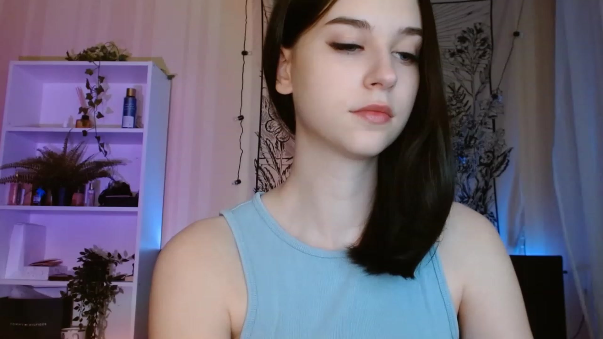 Gallery image thumbnail from ElsieF_'s myfreecams stream on, 05/25/2023, 19:32 image 8 of 20