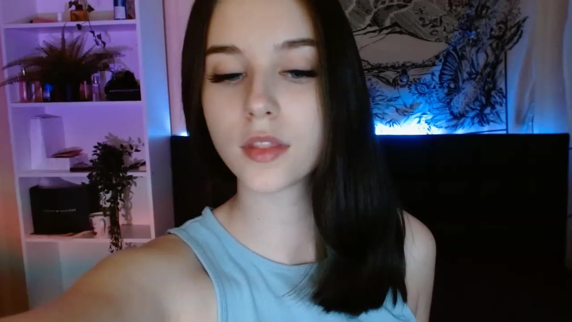 Gallery image thumbnail from ElsieF_'s myfreecams stream on, 05/25/2023, 19:32 image 14 of 20