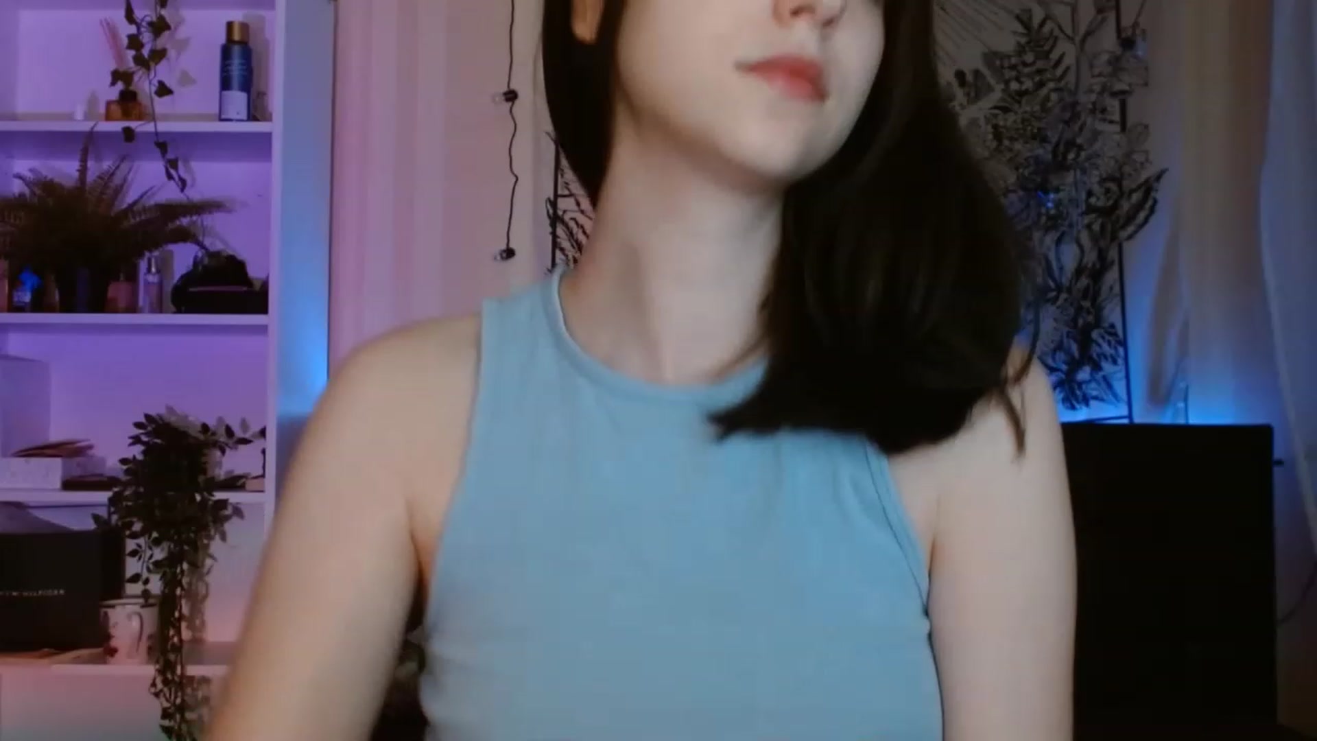 Gallery image thumbnail from ElsieF_'s myfreecams stream on, 05/25/2023, 19:32 image 10 of 20