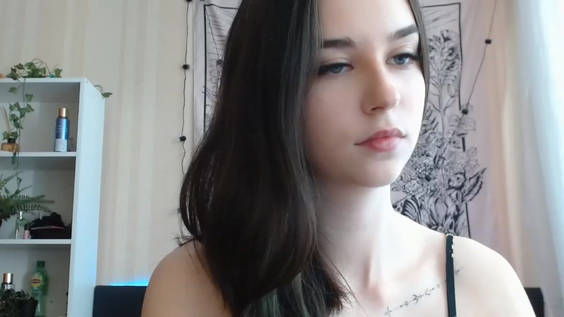 Gallery image thumbnail from ElsieF_'s myfreecams stream on, 05/29/2023, 06:52 image 10 of 20