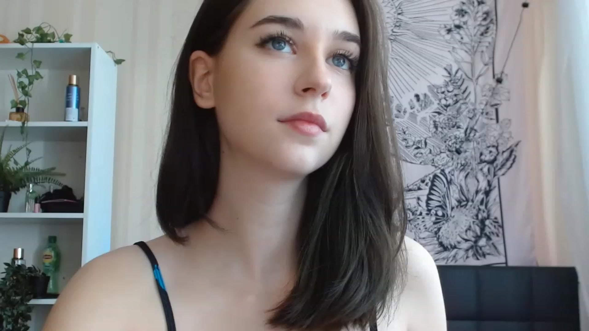 Gallery image thumbnail from ElsieF_'s myfreecams stream on, 05/29/2023, 06:52 image 15 of 20