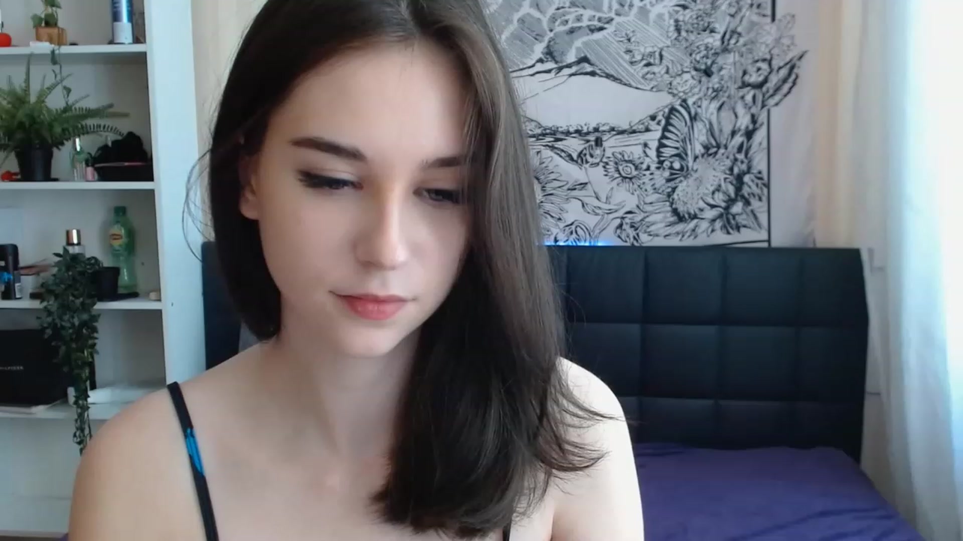 Gallery image thumbnail from ElsieF_'s myfreecams stream on, 05/29/2023, 07:51 image 13 of 20