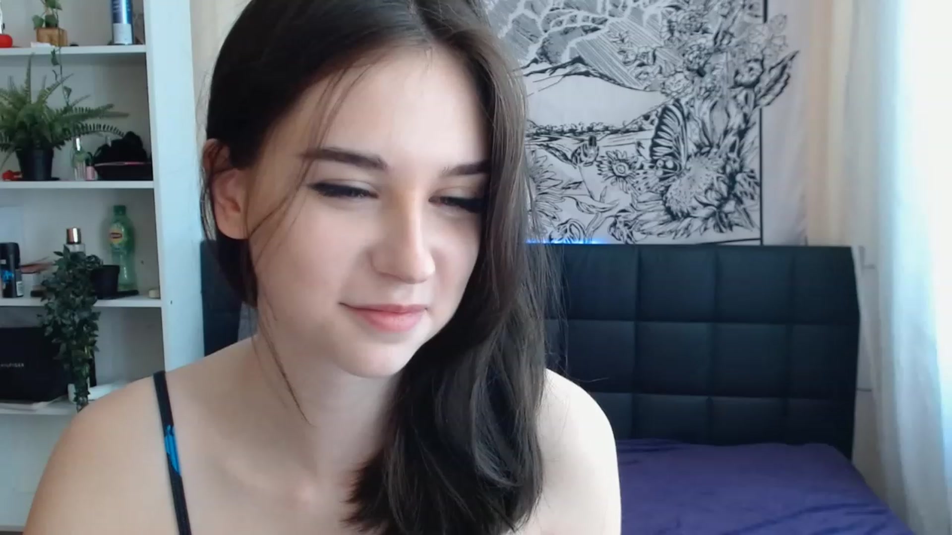 Gallery image thumbnail from ElsieF_'s myfreecams stream on, 05/29/2023, 07:51 image 12 of 20