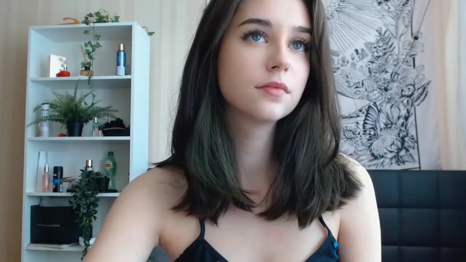 Gallery image thumbnail from ElsieF_'s myfreecams stream on, 05/29/2023, 07:51 image 2 of 20