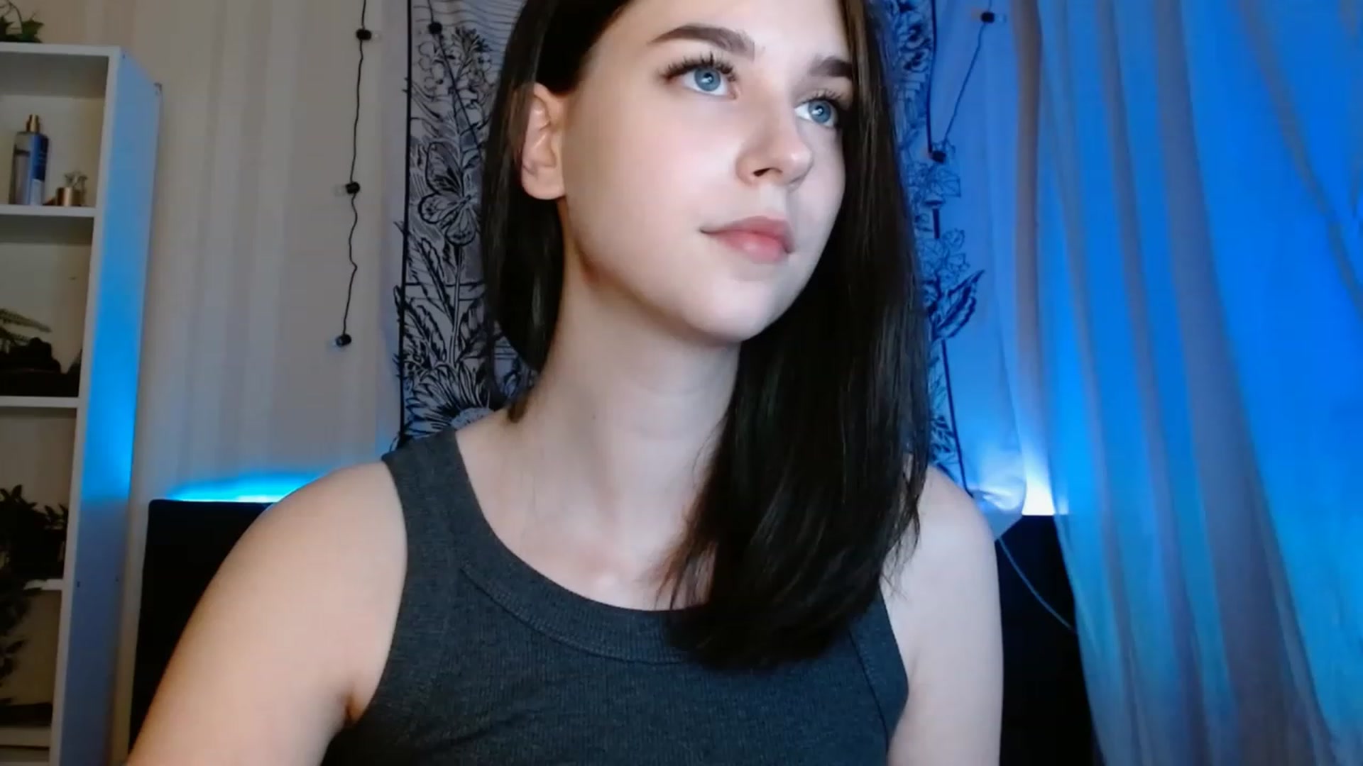 Gallery image thumbnail from ElsieF_'s myfreecams stream on, 06/04/2023, 21:00 image 19 of 20