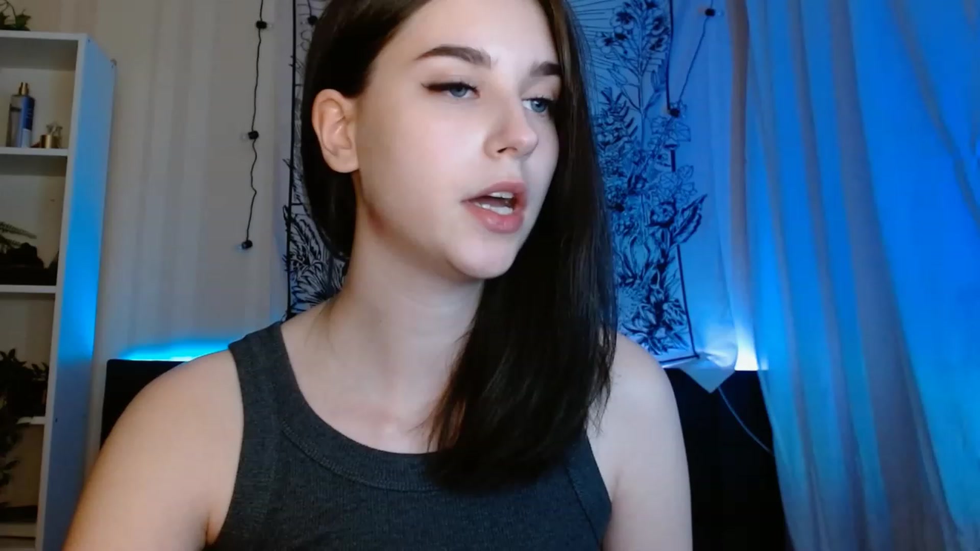 Gallery image thumbnail from ElsieF_'s myfreecams stream on, 06/04/2023, 21:00 image 16 of 20