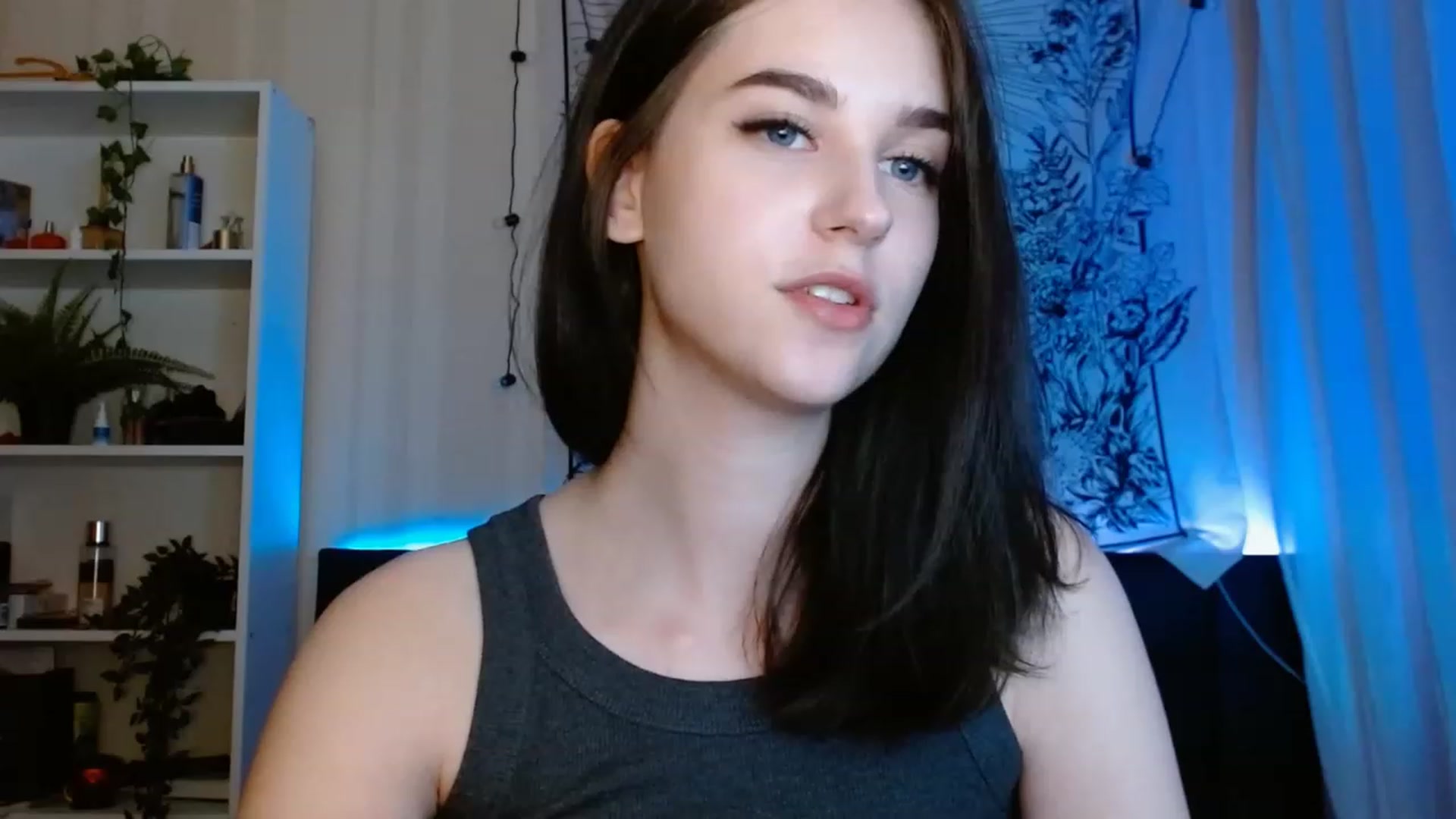 Gallery image thumbnail from ElsieF_'s myfreecams stream on, 06/04/2023, 21:00 image 10 of 20