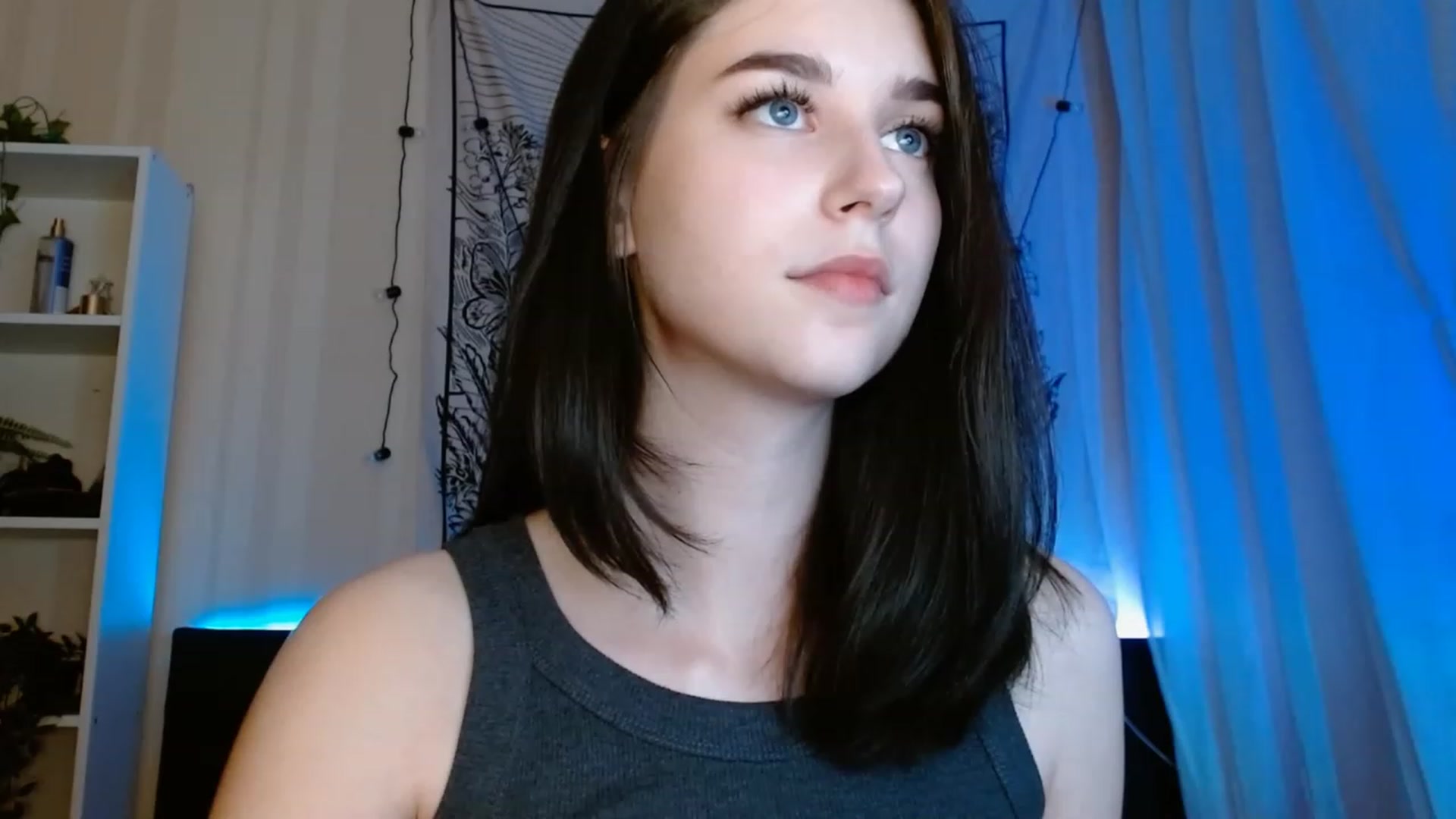 Gallery image thumbnail from ElsieF_'s myfreecams stream on, 06/04/2023, 21:00 image 15 of 20