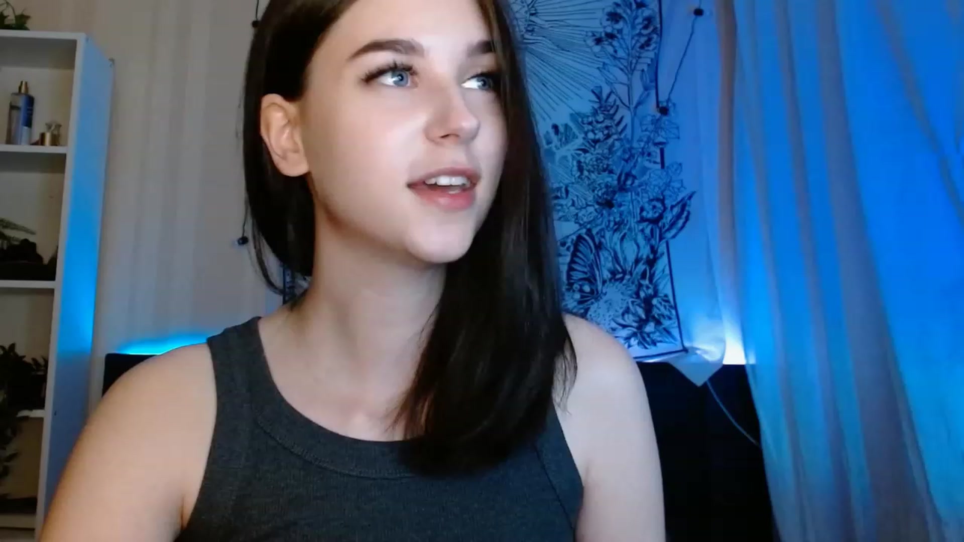 Gallery image thumbnail from ElsieF_'s myfreecams stream on, 06/04/2023, 21:00 image 18 of 20