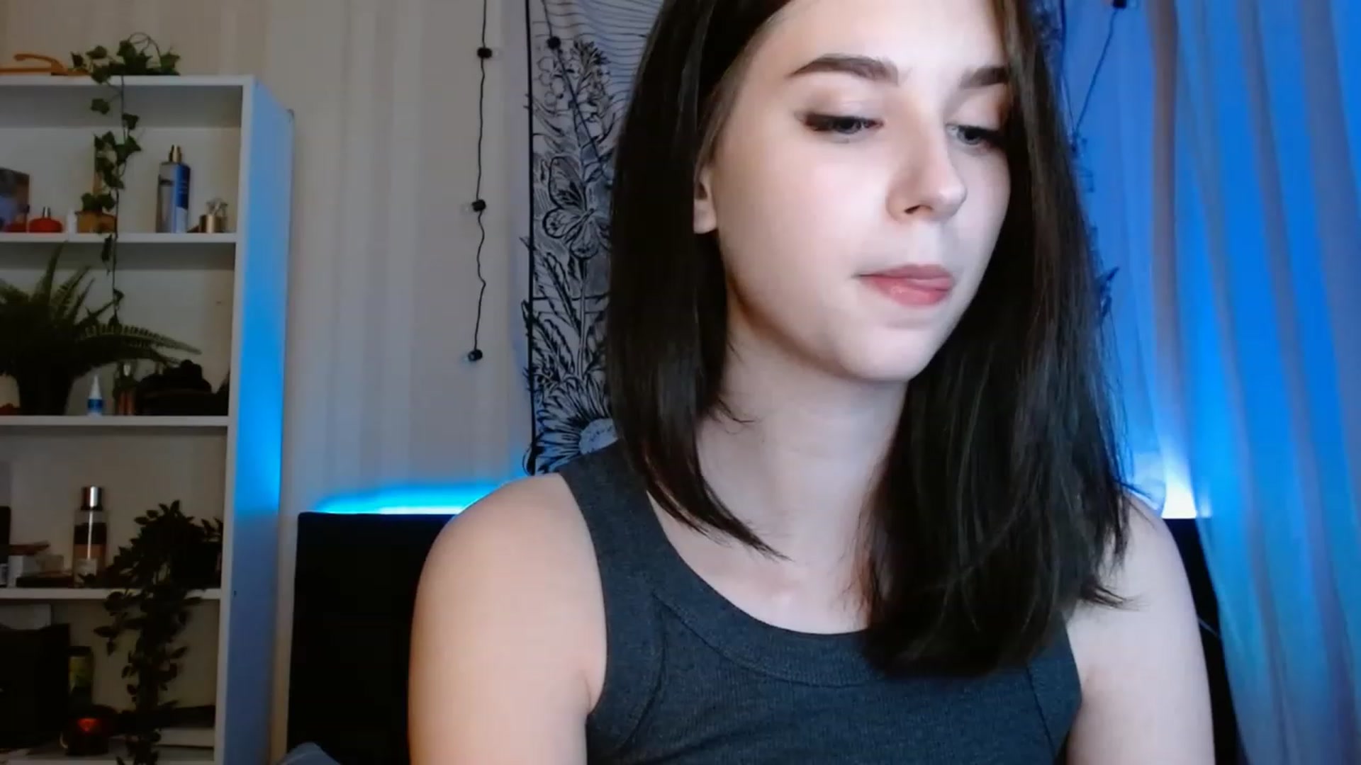 Gallery image thumbnail from ElsieF_'s myfreecams stream on, 06/04/2023, 21:00 image 12 of 20