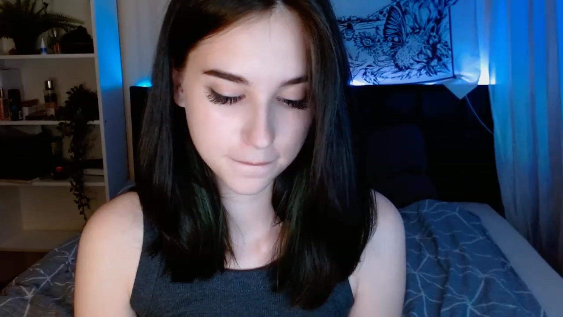 Gallery image thumbnail from ElsieF_'s myfreecams stream on, 06/04/2023, 21:23 image 15 of 20