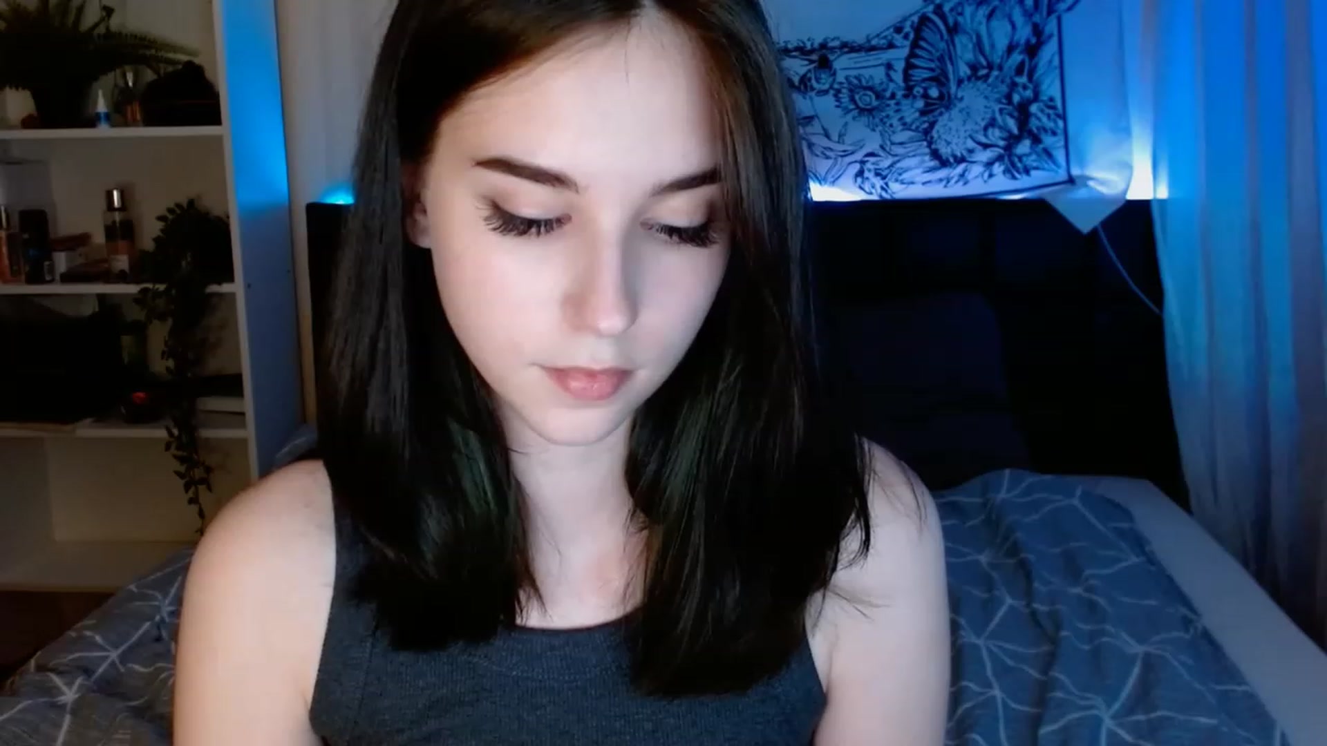 Gallery image thumbnail from ElsieF_'s myfreecams stream on, 06/04/2023, 21:23 image 19 of 20
