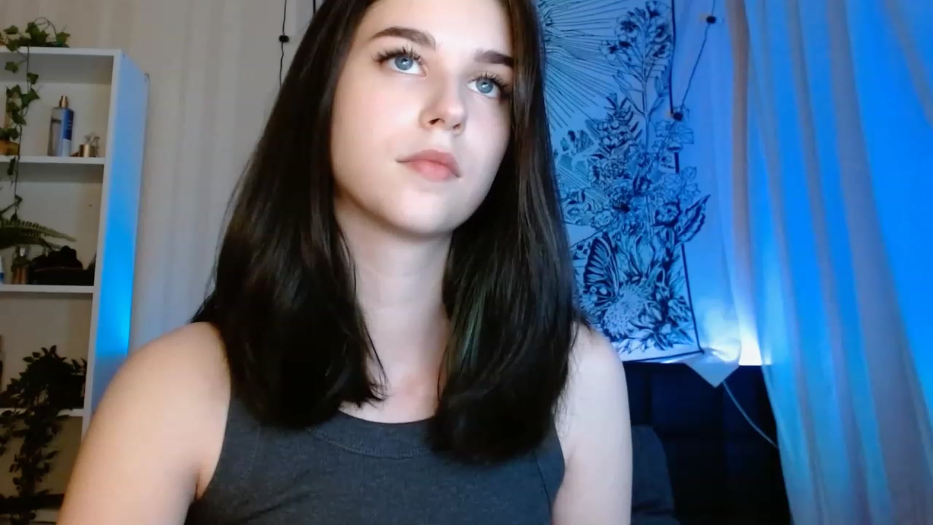 Gallery image thumbnail from ElsieF_'s myfreecams stream on, 06/04/2023, 21:23 image 6 of 20