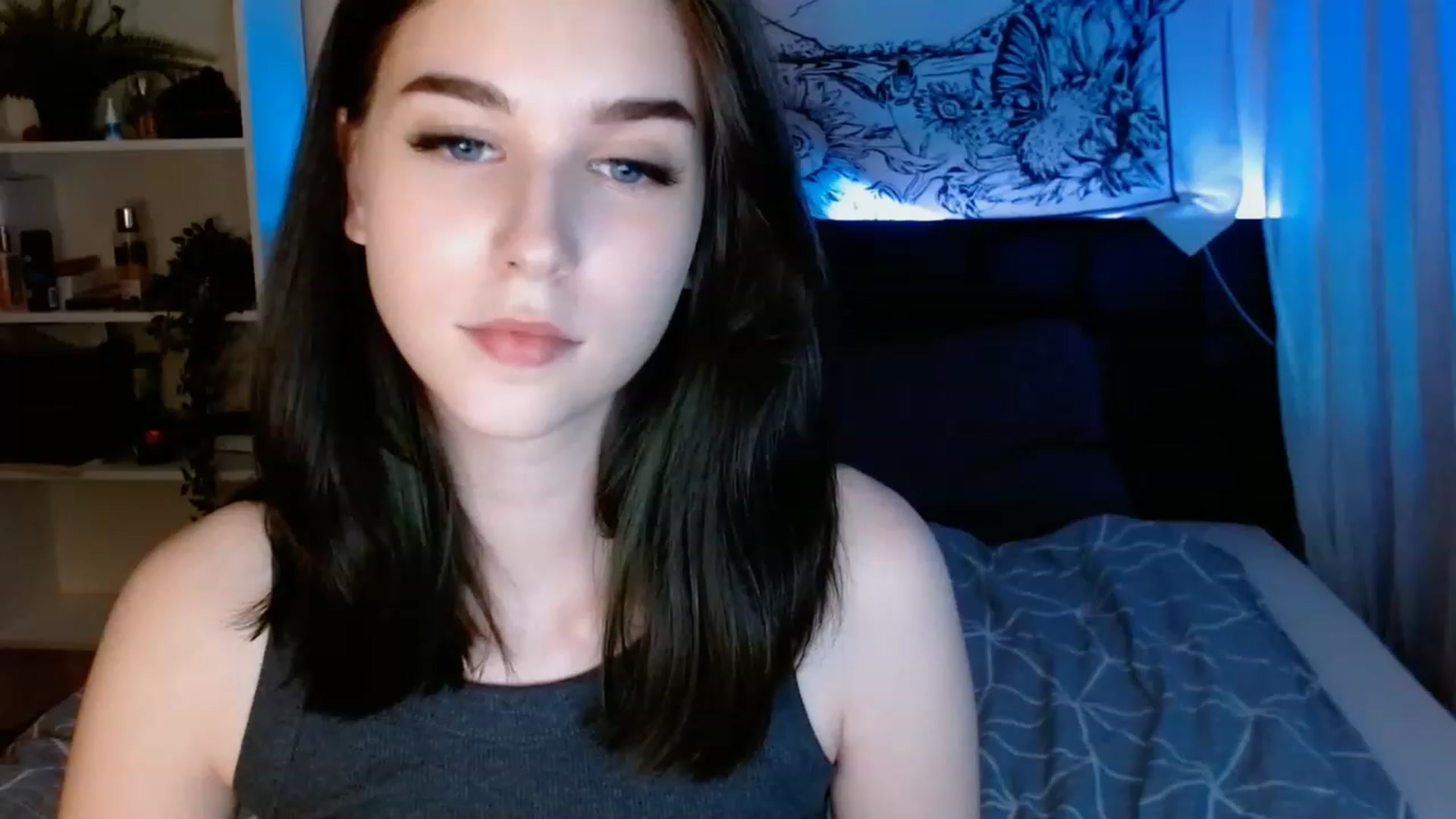 Gallery image thumbnail from ElsieF_'s myfreecams stream on, 06/04/2023, 21:23 image 12 of 20