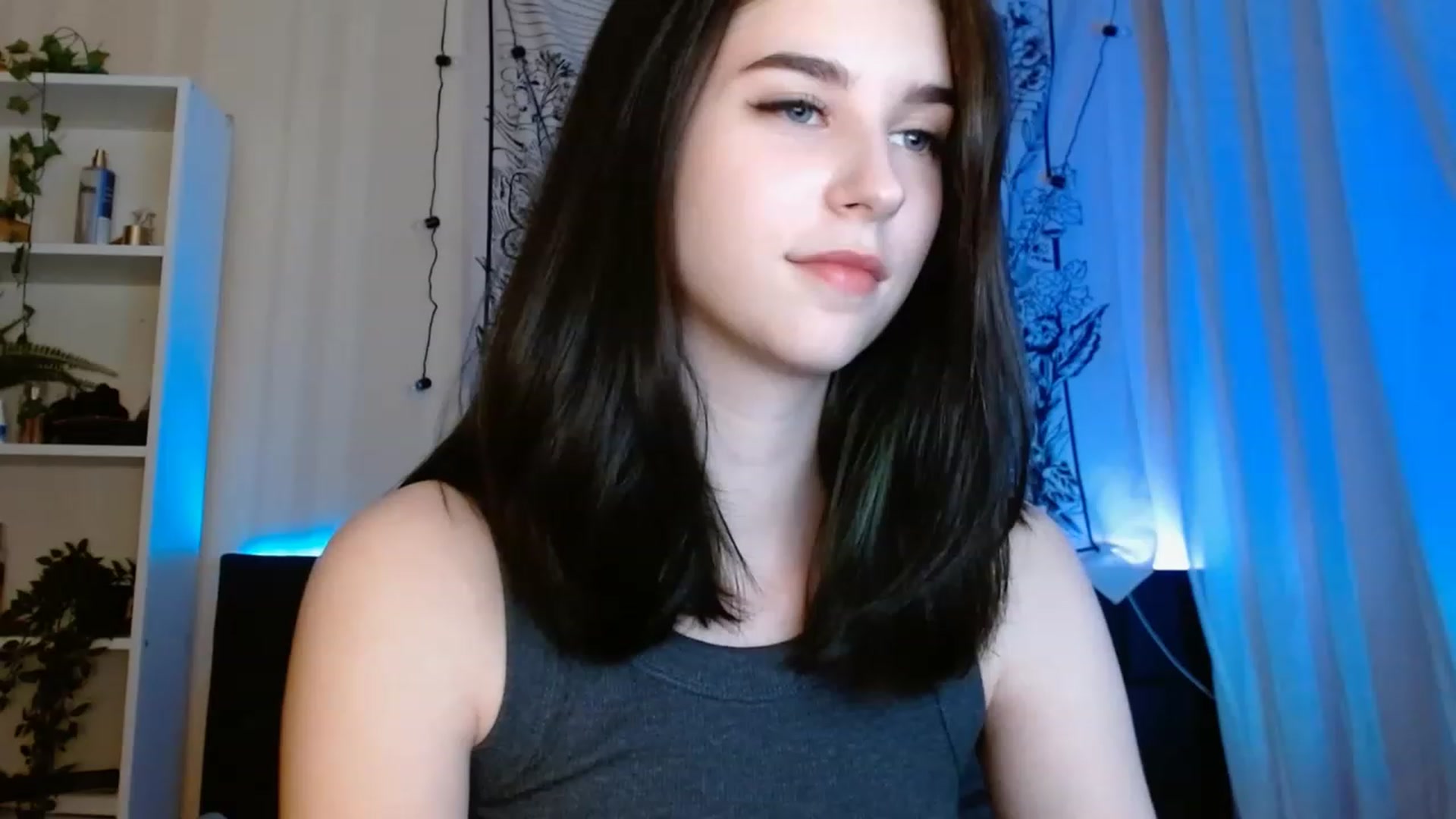 Gallery image thumbnail from ElsieF_'s myfreecams stream on, 06/04/2023, 21:23 image 7 of 20