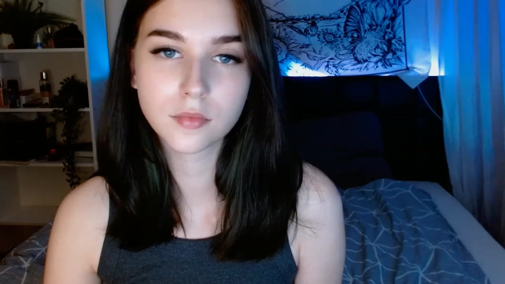 Gallery image thumbnail from ElsieF_'s myfreecams stream on, 06/04/2023, 21:23 image 18 of 20