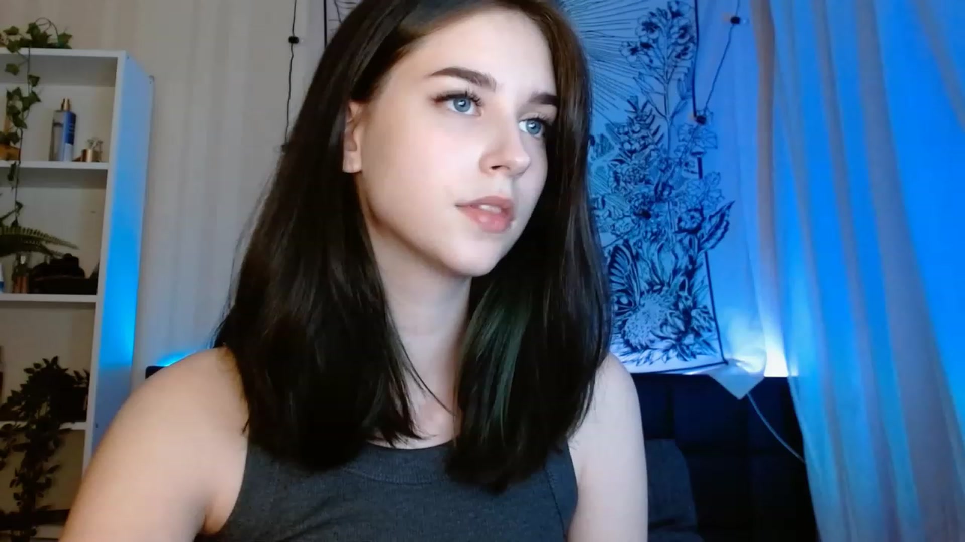 Gallery image thumbnail from ElsieF_'s myfreecams stream on, 06/04/2023, 21:23 image 4 of 20