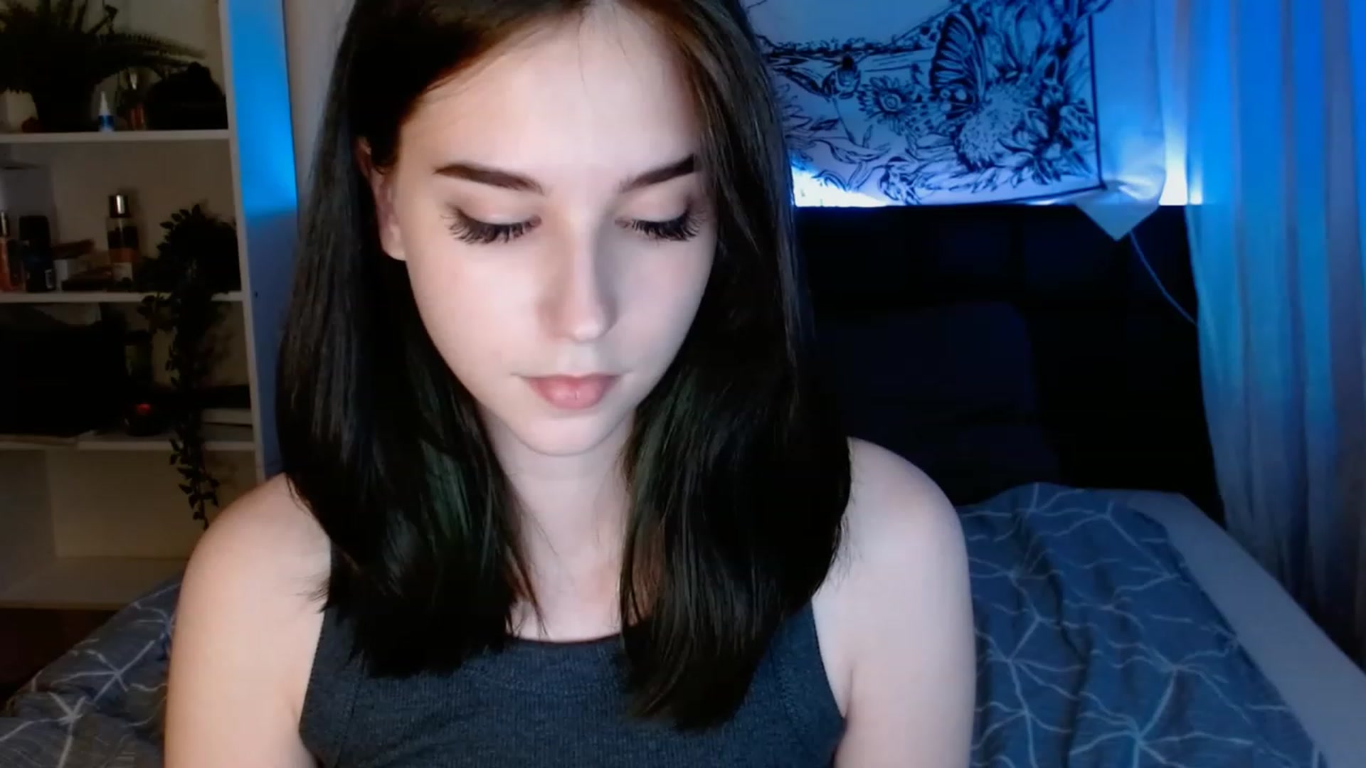 Gallery image thumbnail from ElsieF_'s myfreecams stream on, 06/04/2023, 21:23 image 13 of 20