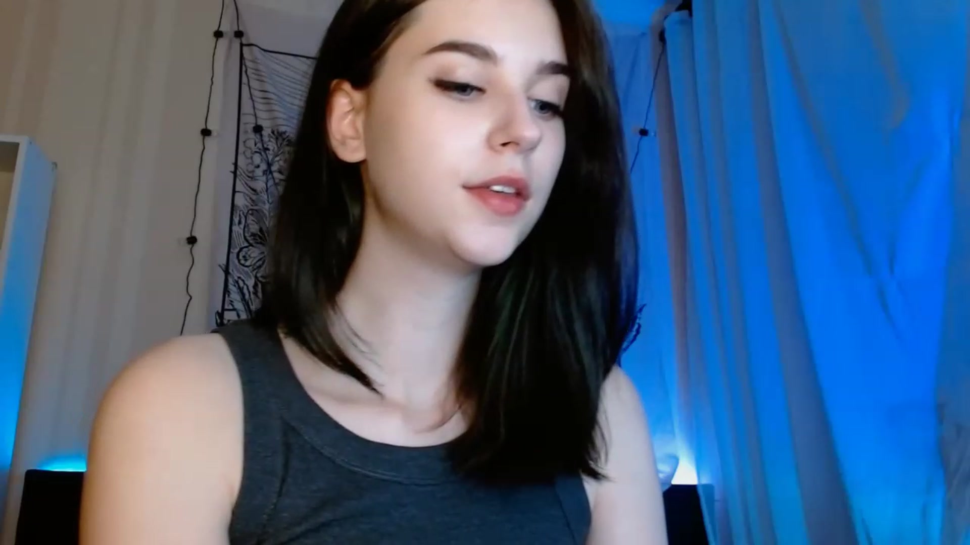 Gallery image thumbnail from ElsieF_'s myfreecams stream on, 06/04/2023, 22:47 image 5 of 20